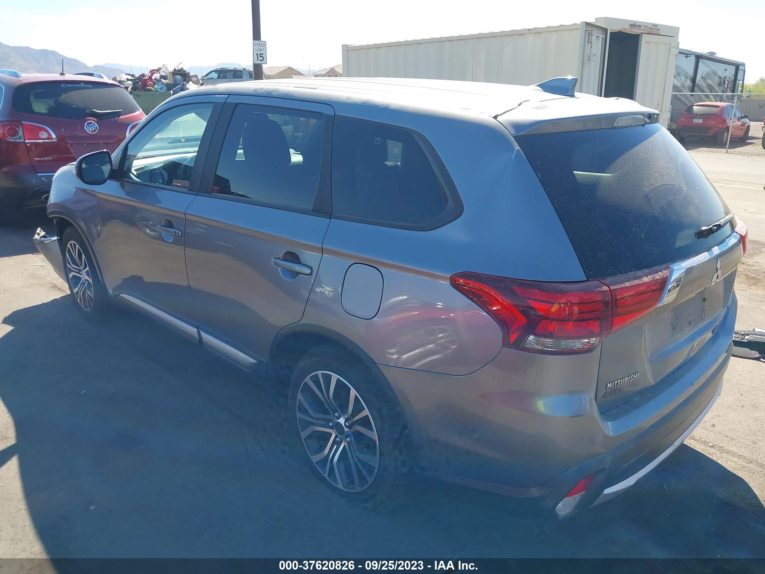 Photo 2 VIN: JA4AD3A39JJ003326 - MITSUBISHI OUTLANDER 