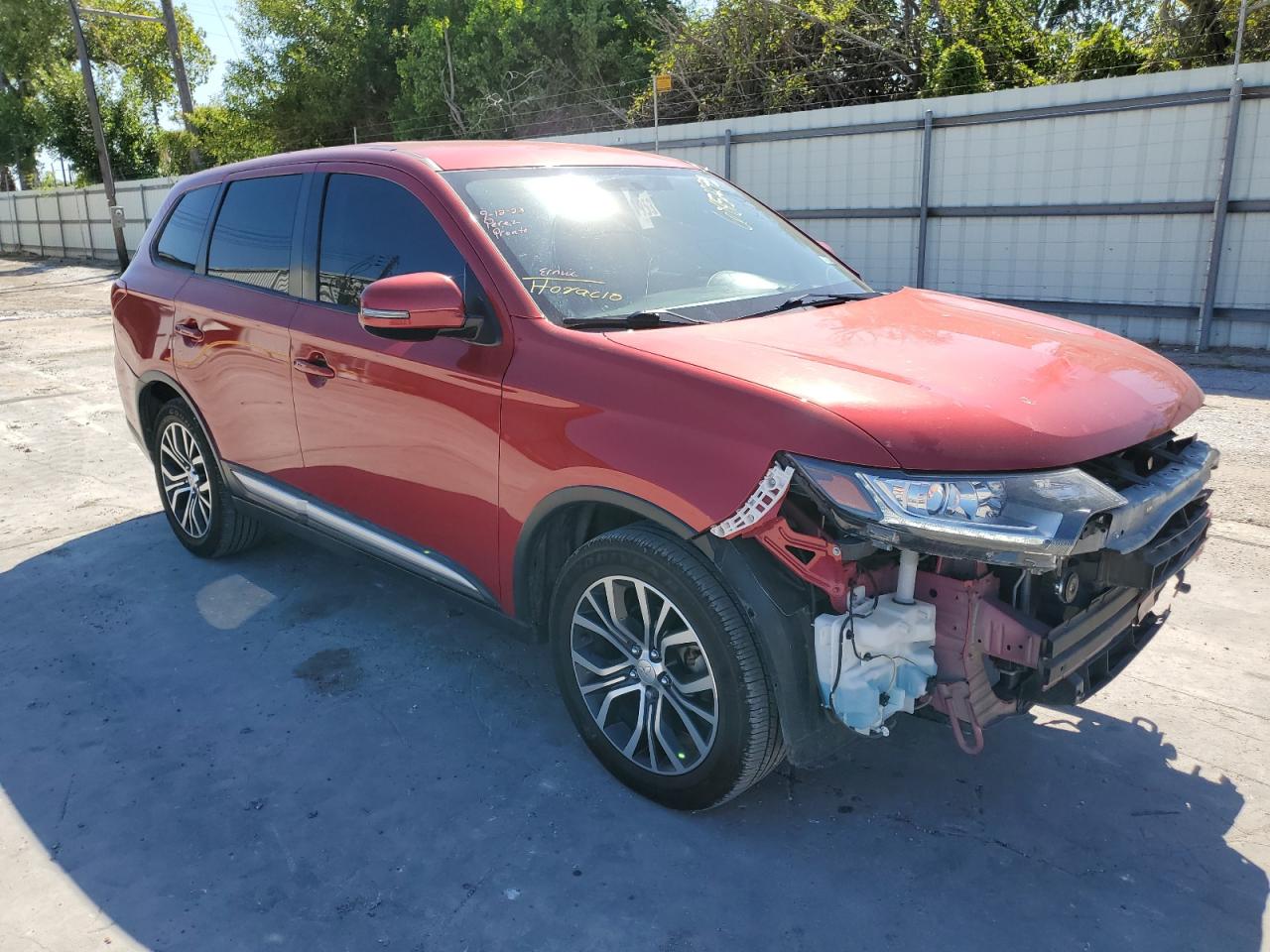 Photo 3 VIN: JA4AD3A39JZ006048 - MITSUBISHI OUTLANDER 