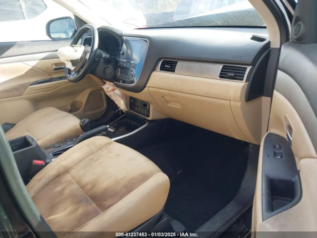 Photo 4 VIN: JA4AD3A39JZ013744 - MITSUBISHI OUTLANDER 