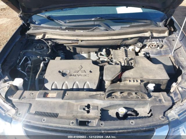 Photo 9 VIN: JA4AD3A39JZ029510 - MITSUBISHI OUTLANDER 