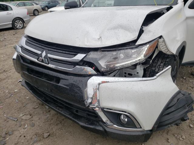 Photo 8 VIN: JA4AD3A39JZ048820 - MITSUBISHI OUTLANDER 