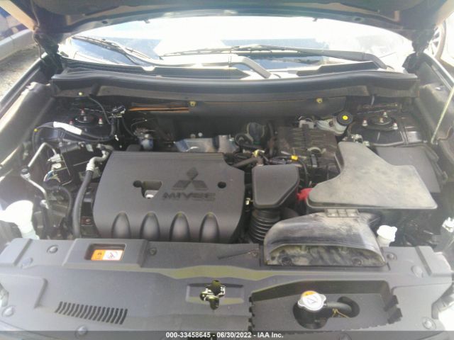 Photo 9 VIN: JA4AD3A39JZ049143 - MITSUBISHI OUTLANDER 