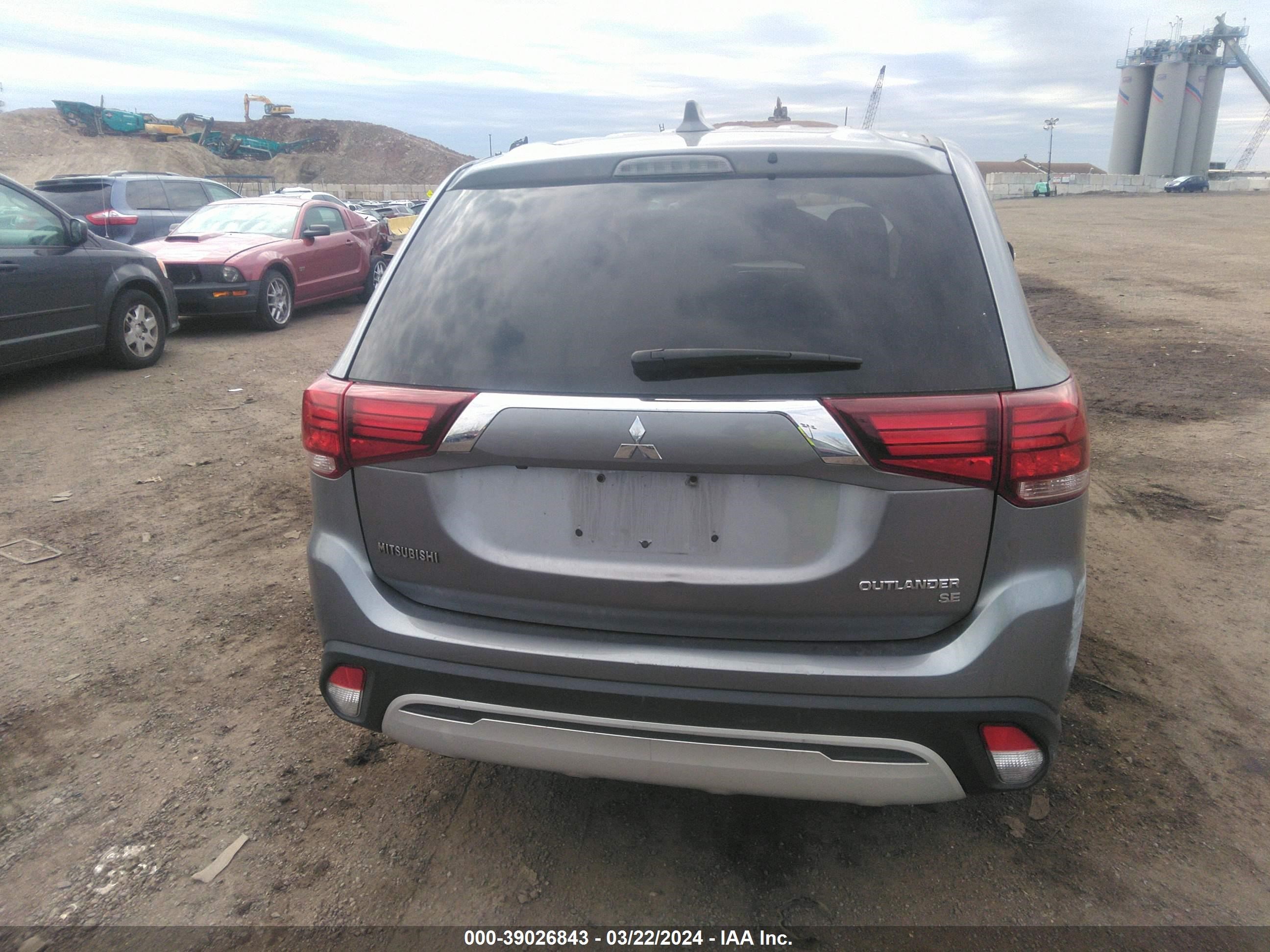 Photo 14 VIN: JA4AD3A39KZ008903 - MITSUBISHI OUTLANDER 