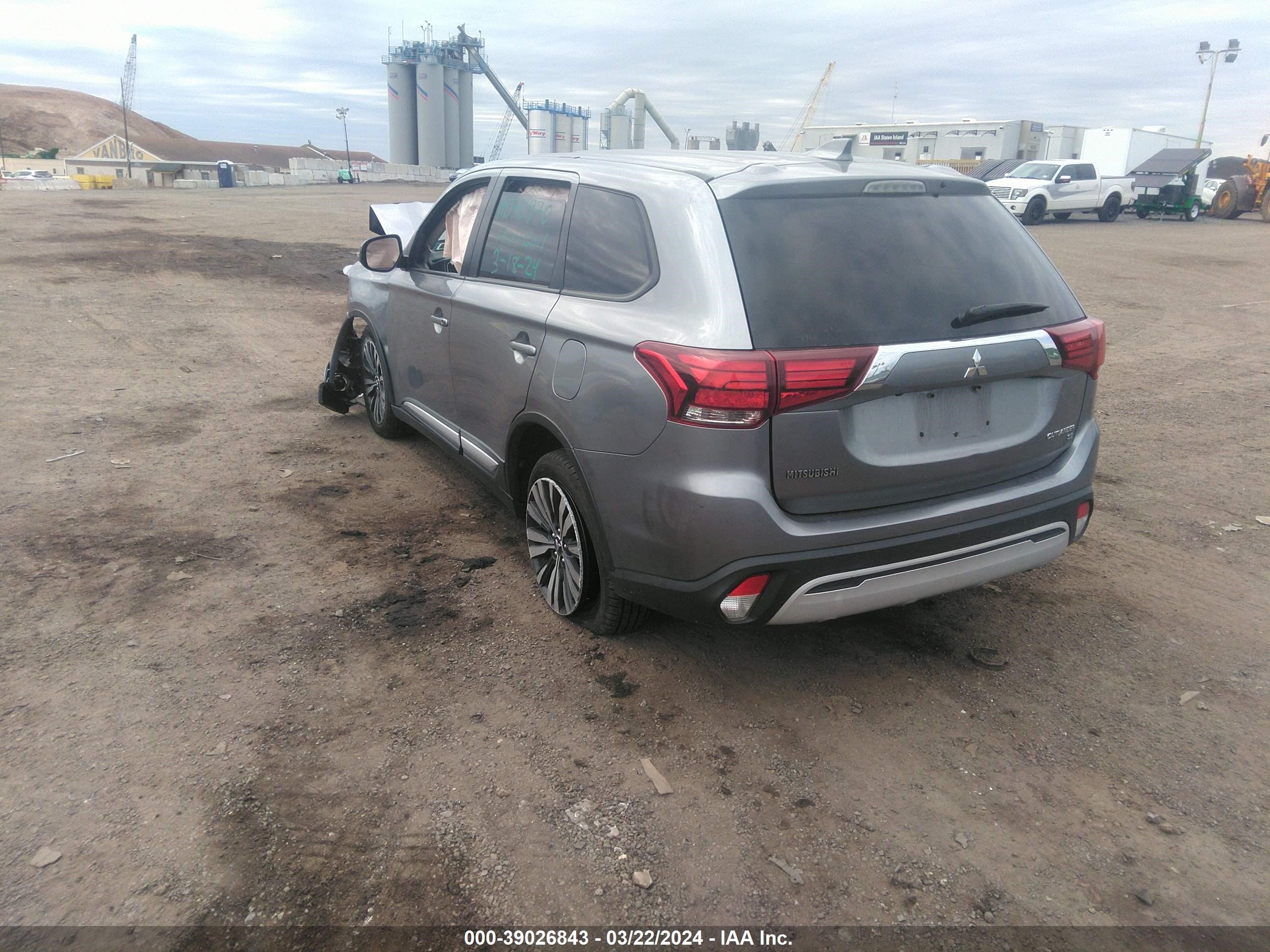 Photo 2 VIN: JA4AD3A39KZ008903 - MITSUBISHI OUTLANDER 