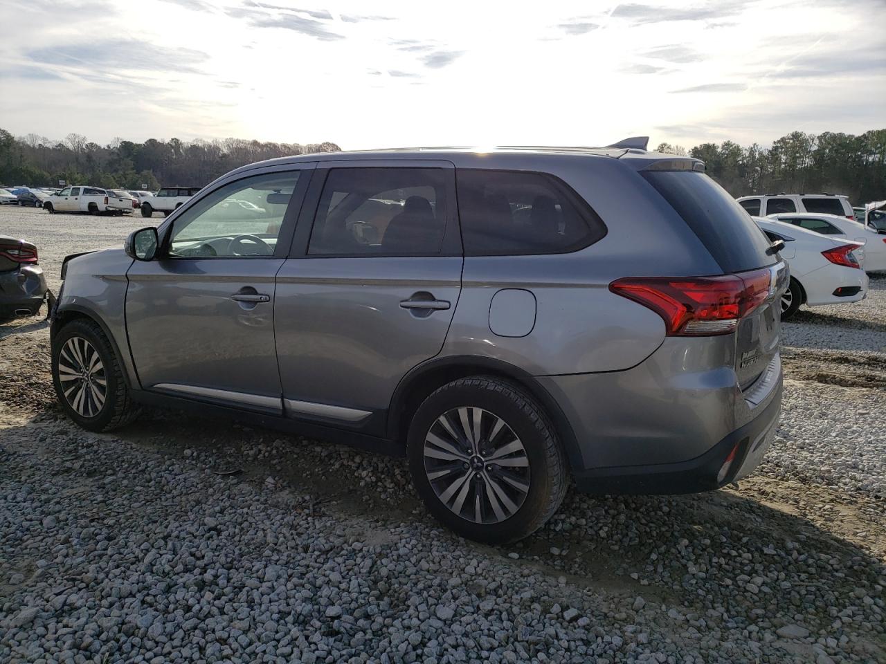 Photo 1 VIN: JA4AD3A39KZ022087 - MITSUBISHI OUTLANDER 