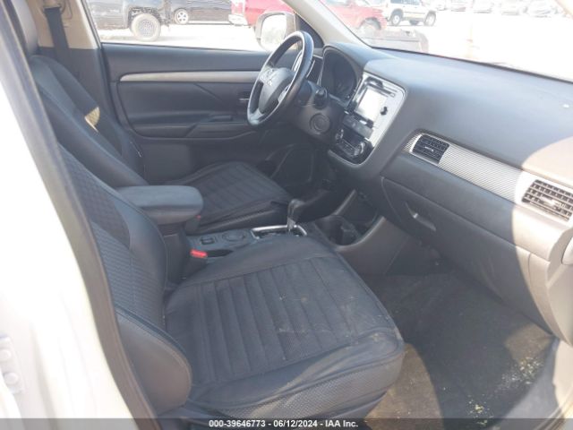 Photo 4 VIN: JA4AD3A3XFZ004980 - MITSUBISHI OUTLANDER 