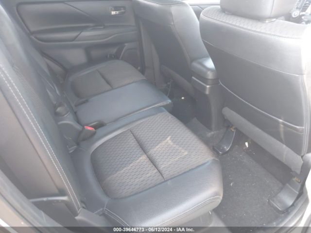 Photo 7 VIN: JA4AD3A3XFZ004980 - MITSUBISHI OUTLANDER 