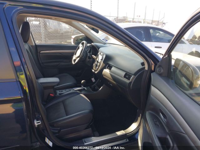 Photo 4 VIN: JA4AD3A3XFZ010472 - MITSUBISHI OUTLANDER 