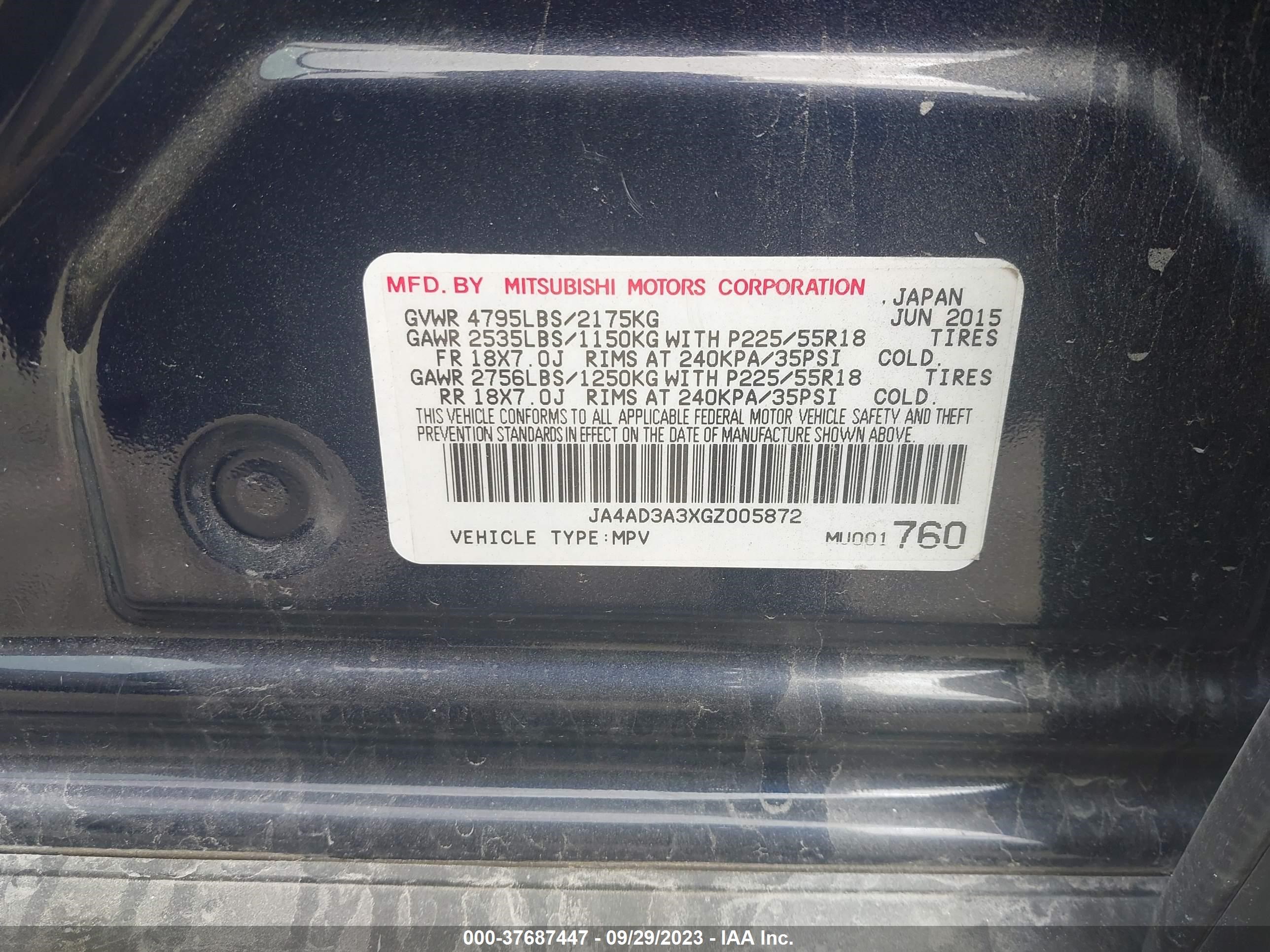 Photo 8 VIN: JA4AD3A3XGZ005872 - MITSUBISHI OUTLANDER 