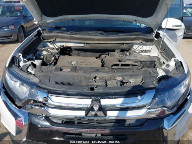 Photo 9 VIN: JA4AD3A3XHZ053261 - MITSUBISHI OUTLANDER 