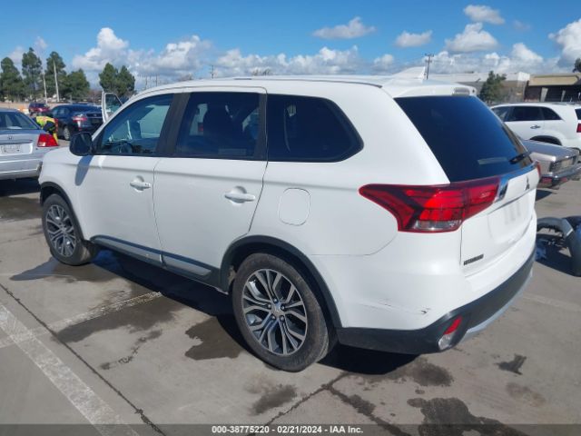 Photo 2 VIN: JA4AD3A3XHZ053339 - MITSUBISHI OUTLANDER 