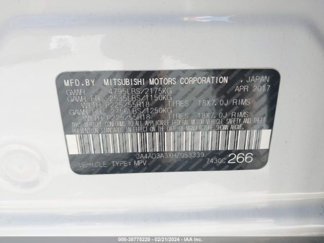 Photo 8 VIN: JA4AD3A3XHZ053339 - MITSUBISHI OUTLANDER 