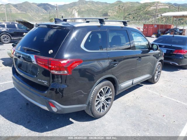 Photo 3 VIN: JA4AD3A3XJJ005473 - MITSUBISHI OUTLANDER 