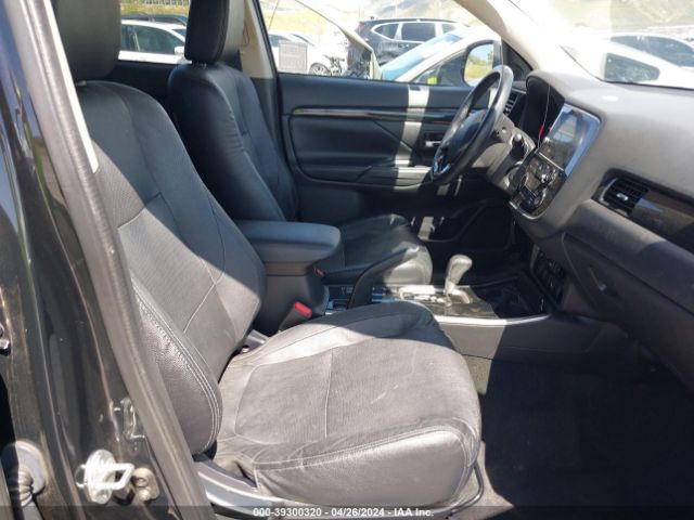 Photo 4 VIN: JA4AD3A3XJJ005473 - MITSUBISHI OUTLANDER 