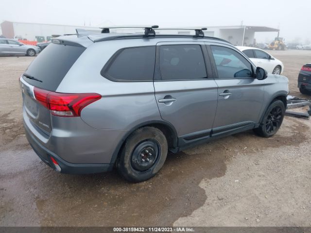 Photo 3 VIN: JA4AD3A3XJZ020475 - MITSUBISHI OUTLANDER 