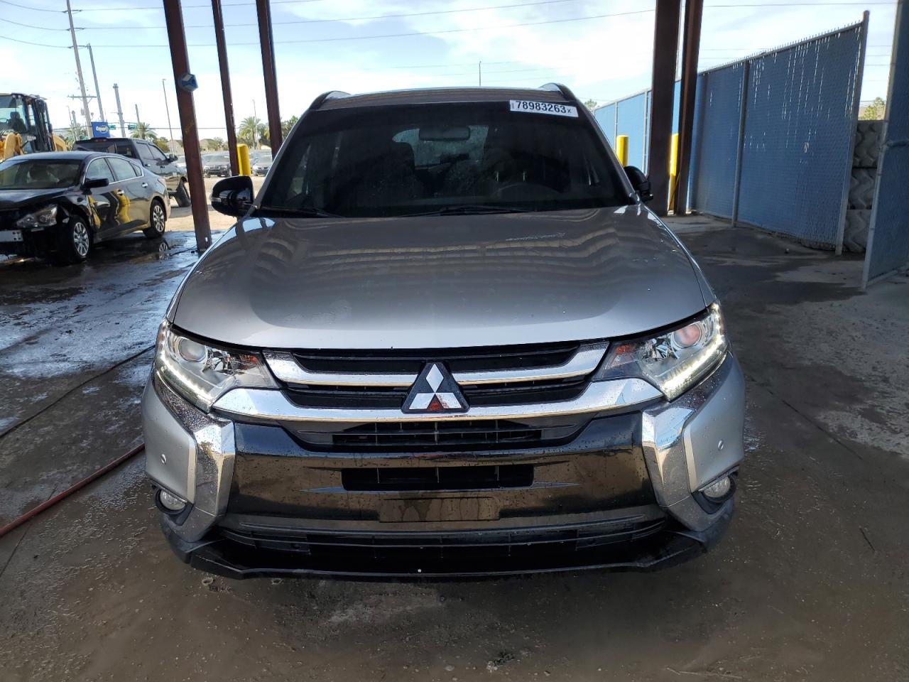 Photo 4 VIN: JA4AD3A3XJZ027250 - MITSUBISHI OUTLANDER 