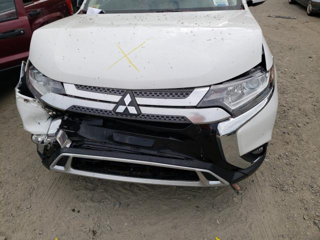 Photo 8 VIN: JA4AD3A3XKZ010885 - MITSUBISHI OUTLANDER 