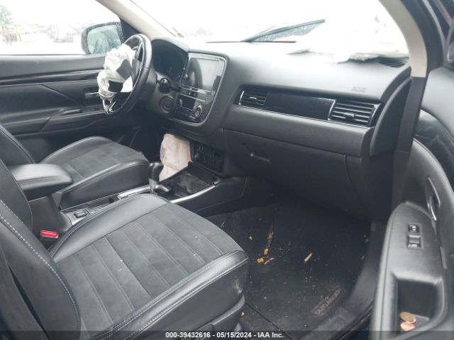 Photo 4 VIN: JA4AD3A3XKZ016721 - MITSUBISHI OUTLANDER 