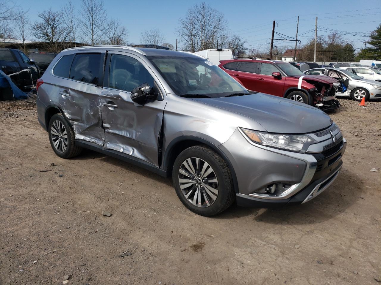 Photo 3 VIN: JA4AD3A3XKZ027752 - MITSUBISHI OUTLANDER 