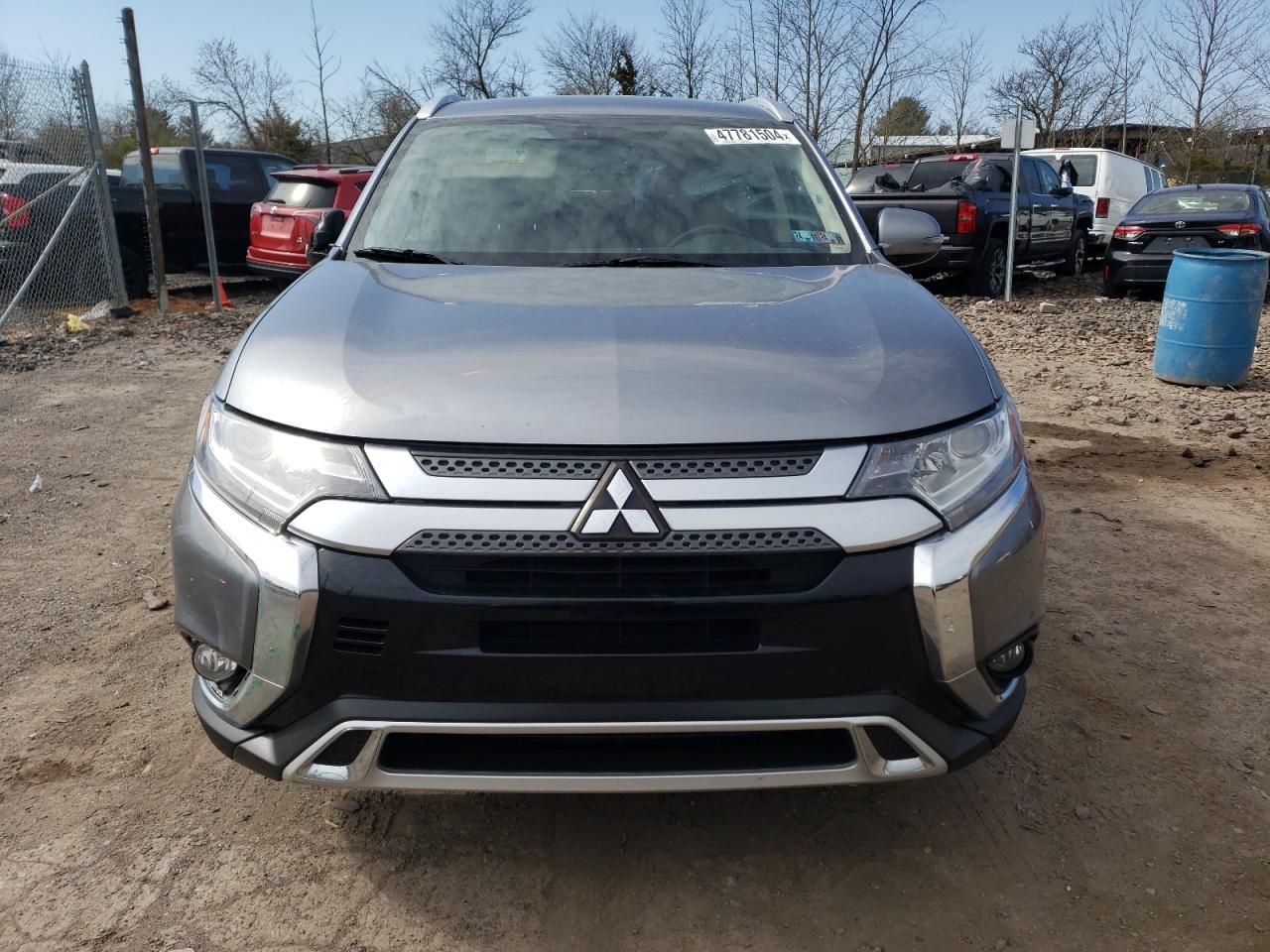 Photo 4 VIN: JA4AD3A3XKZ027752 - MITSUBISHI OUTLANDER 