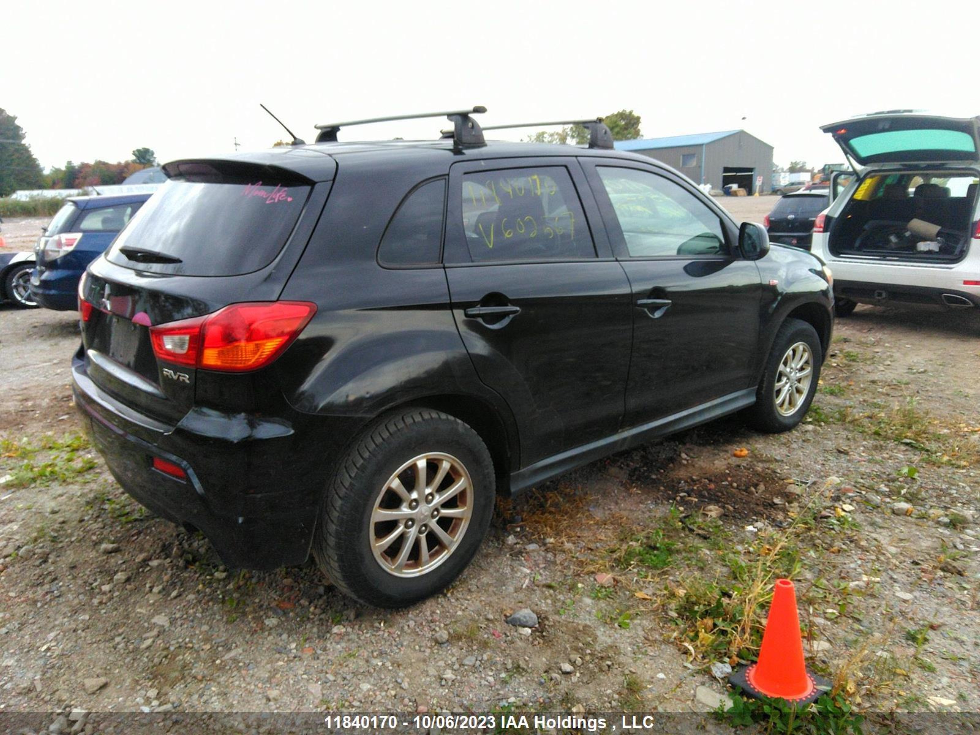 Photo 3 VIN: JA4AH3AU2BZ602567 - MITSUBISHI RVR 