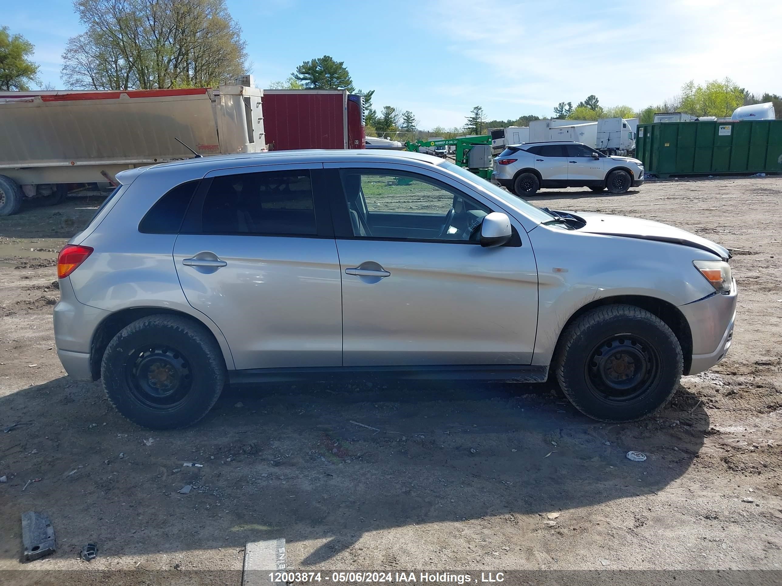 Photo 12 VIN: JA4AH3AU4CZ600157 - MITSUBISHI RVR 