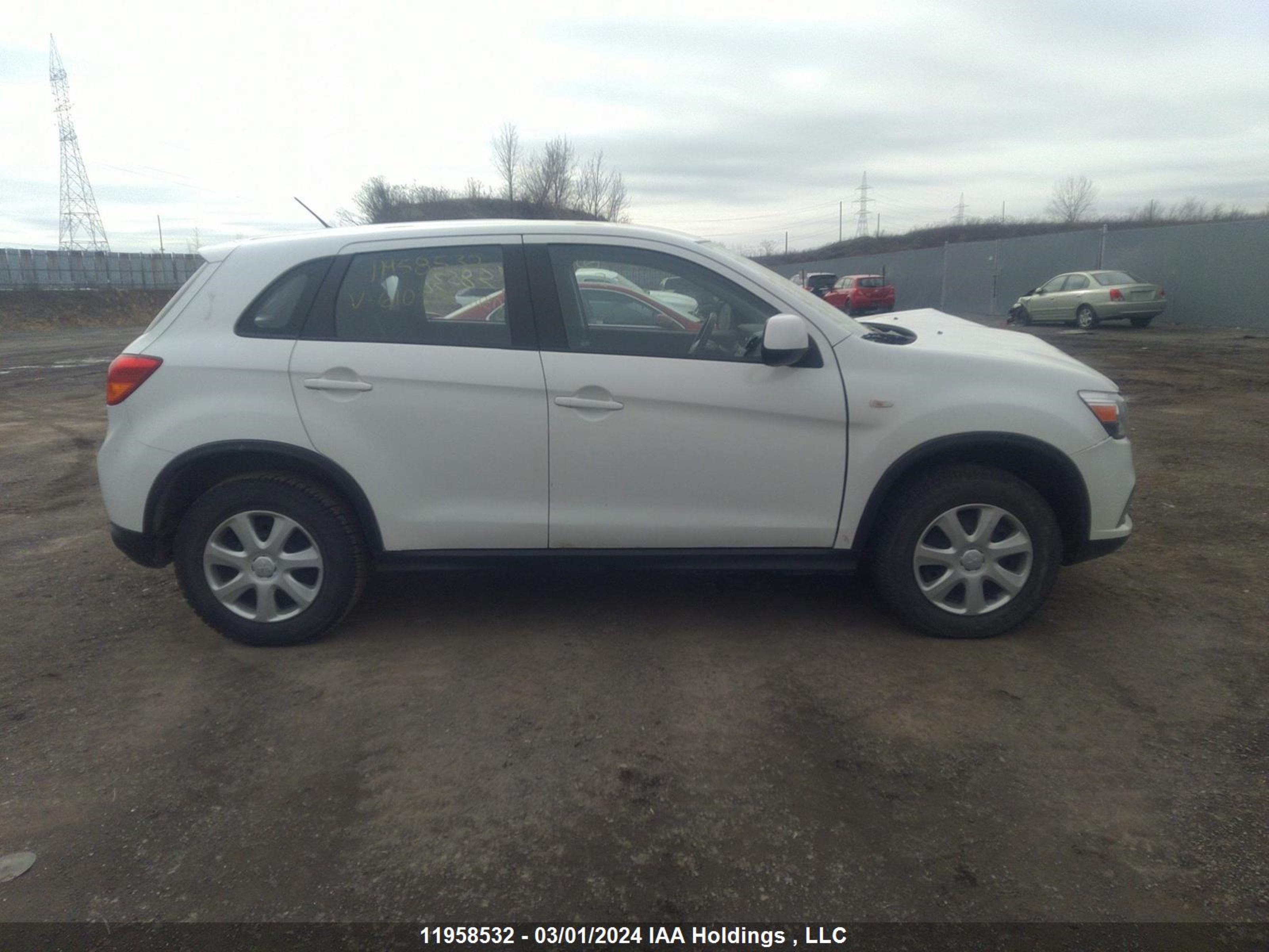 Photo 13 VIN: JA4AH3AU6GZ610310 - MITSUBISHI RVR 