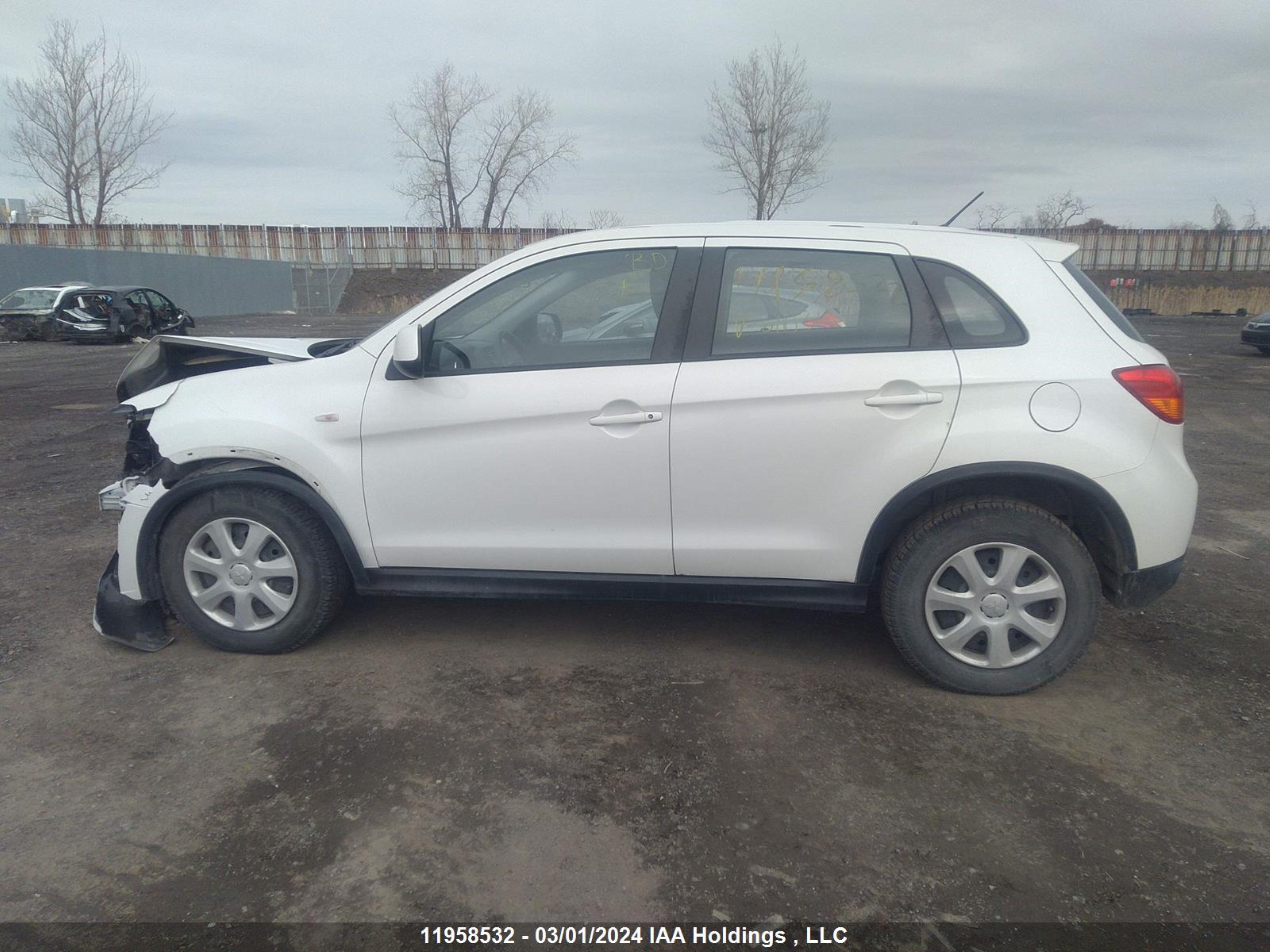 Photo 14 VIN: JA4AH3AU6GZ610310 - MITSUBISHI RVR 