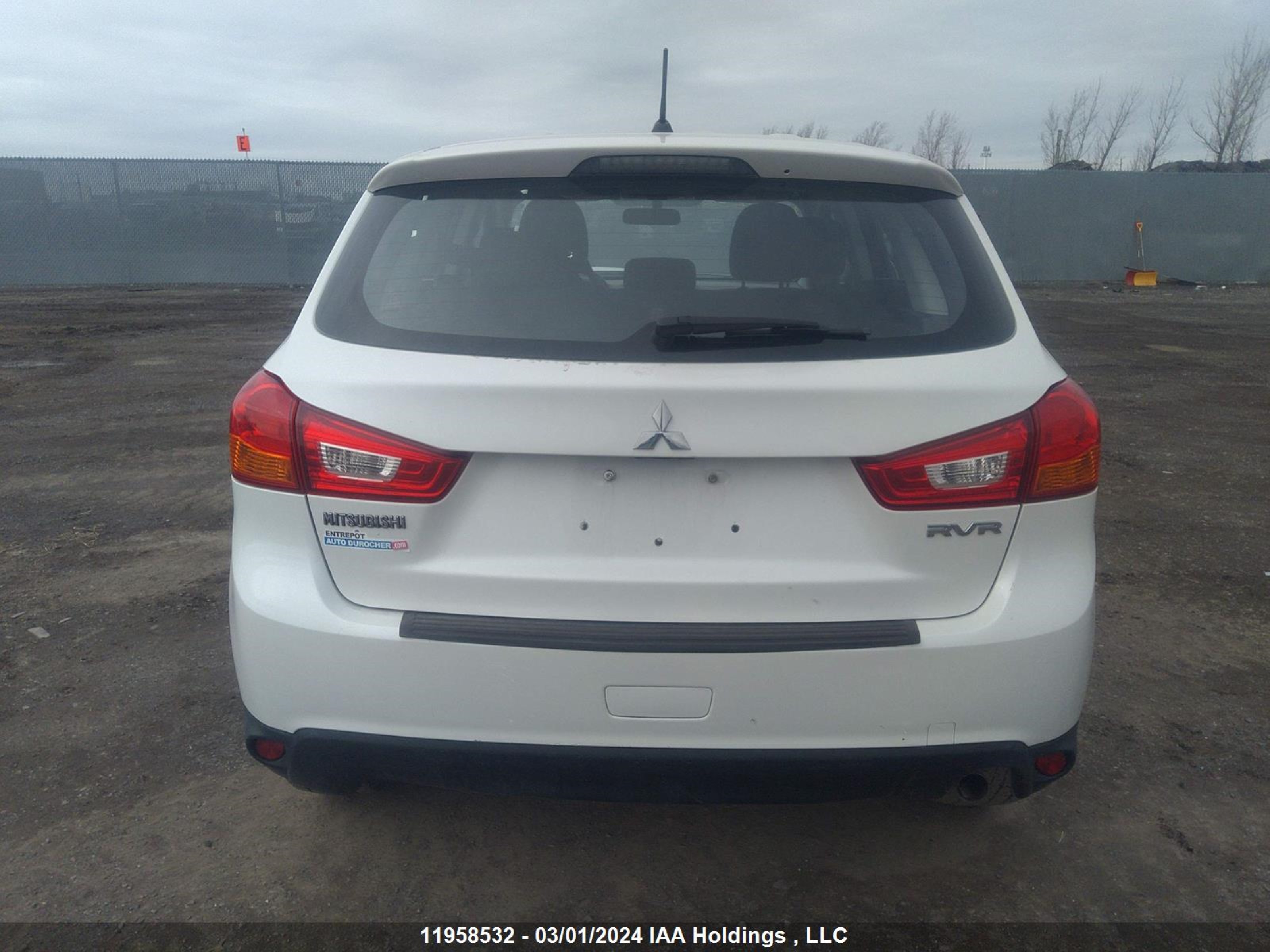 Photo 16 VIN: JA4AH3AU6GZ610310 - MITSUBISHI RVR 