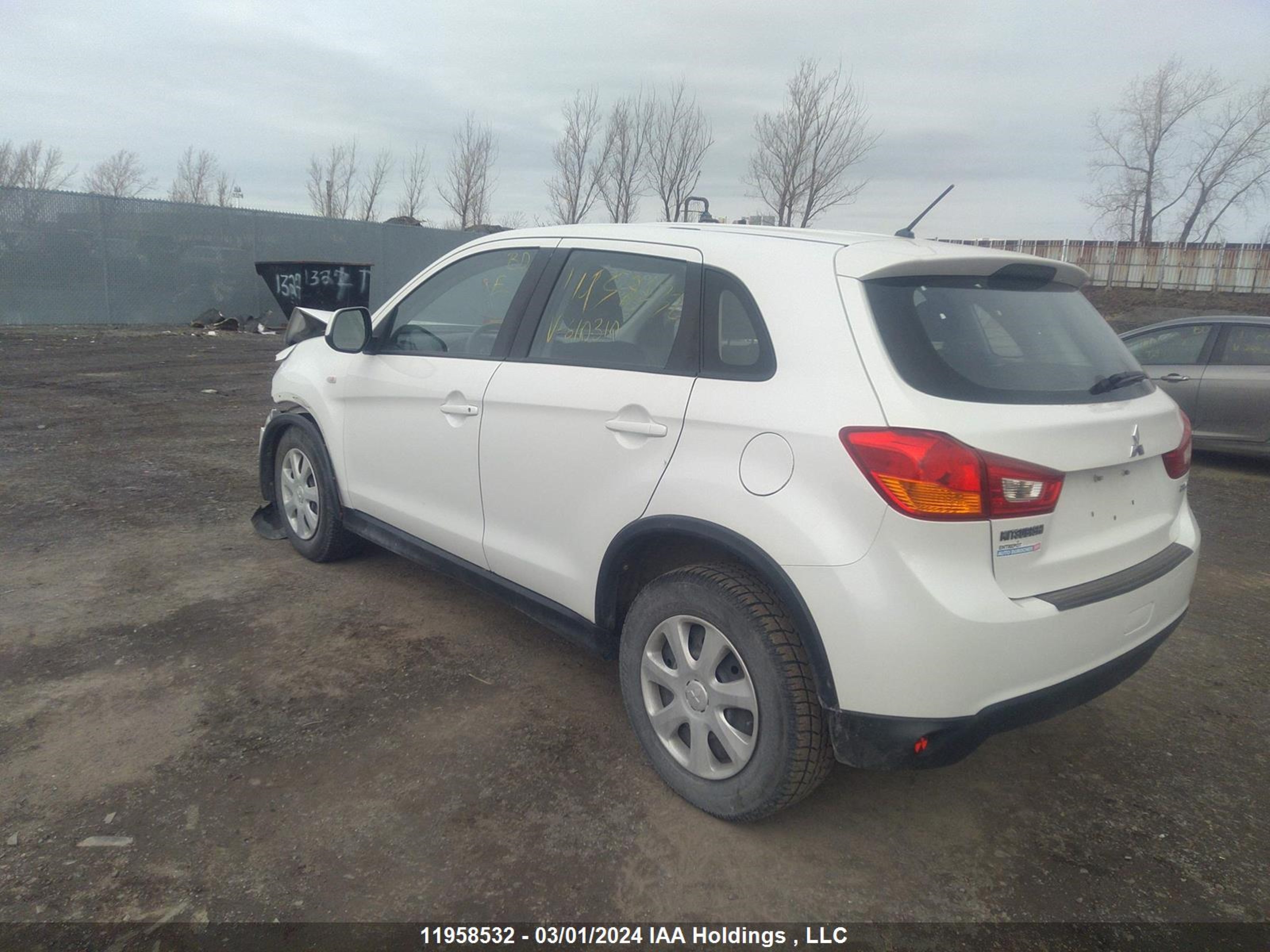 Photo 2 VIN: JA4AH3AU6GZ610310 - MITSUBISHI RVR 