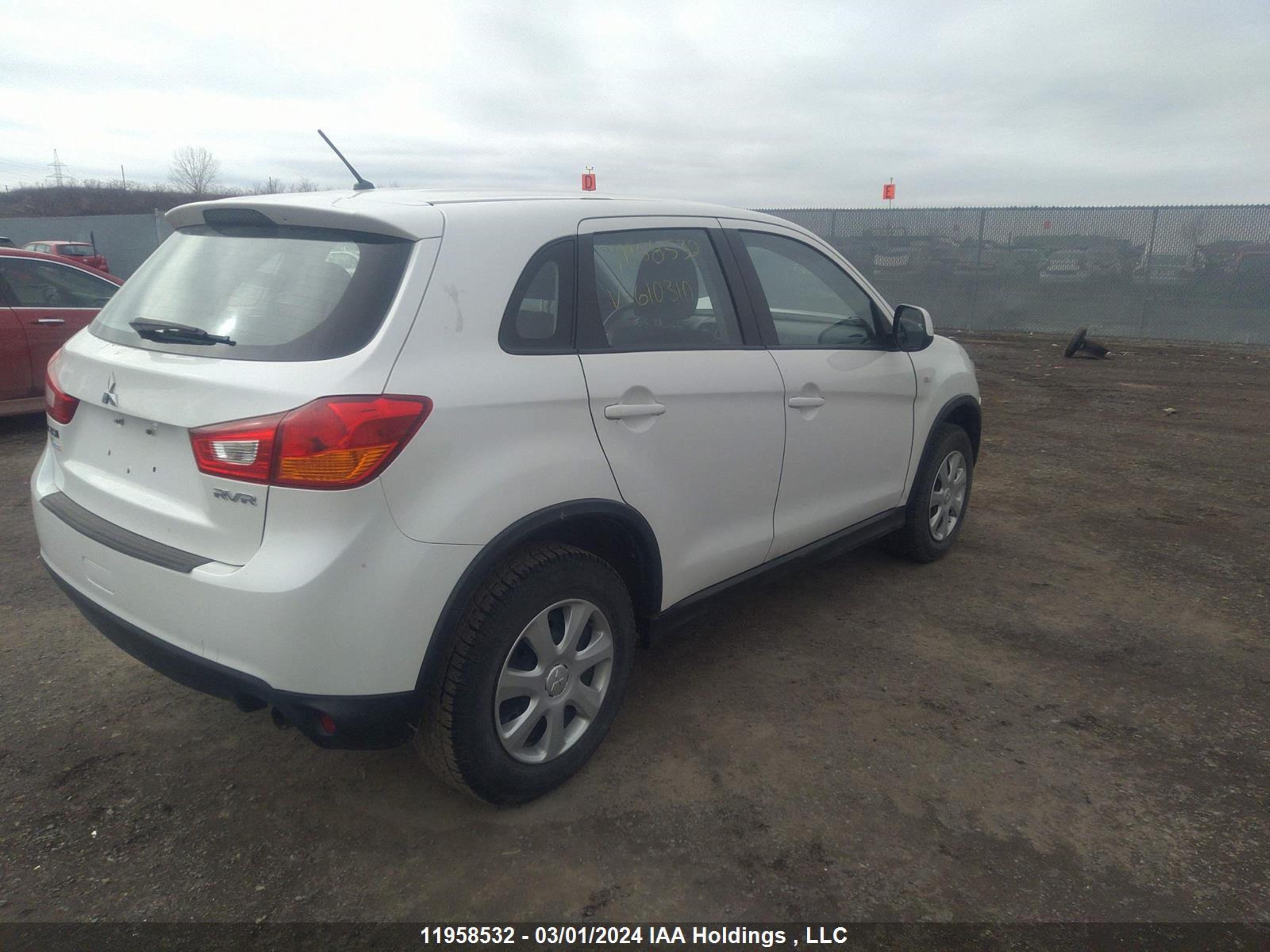 Photo 3 VIN: JA4AH3AU6GZ610310 - MITSUBISHI RVR 