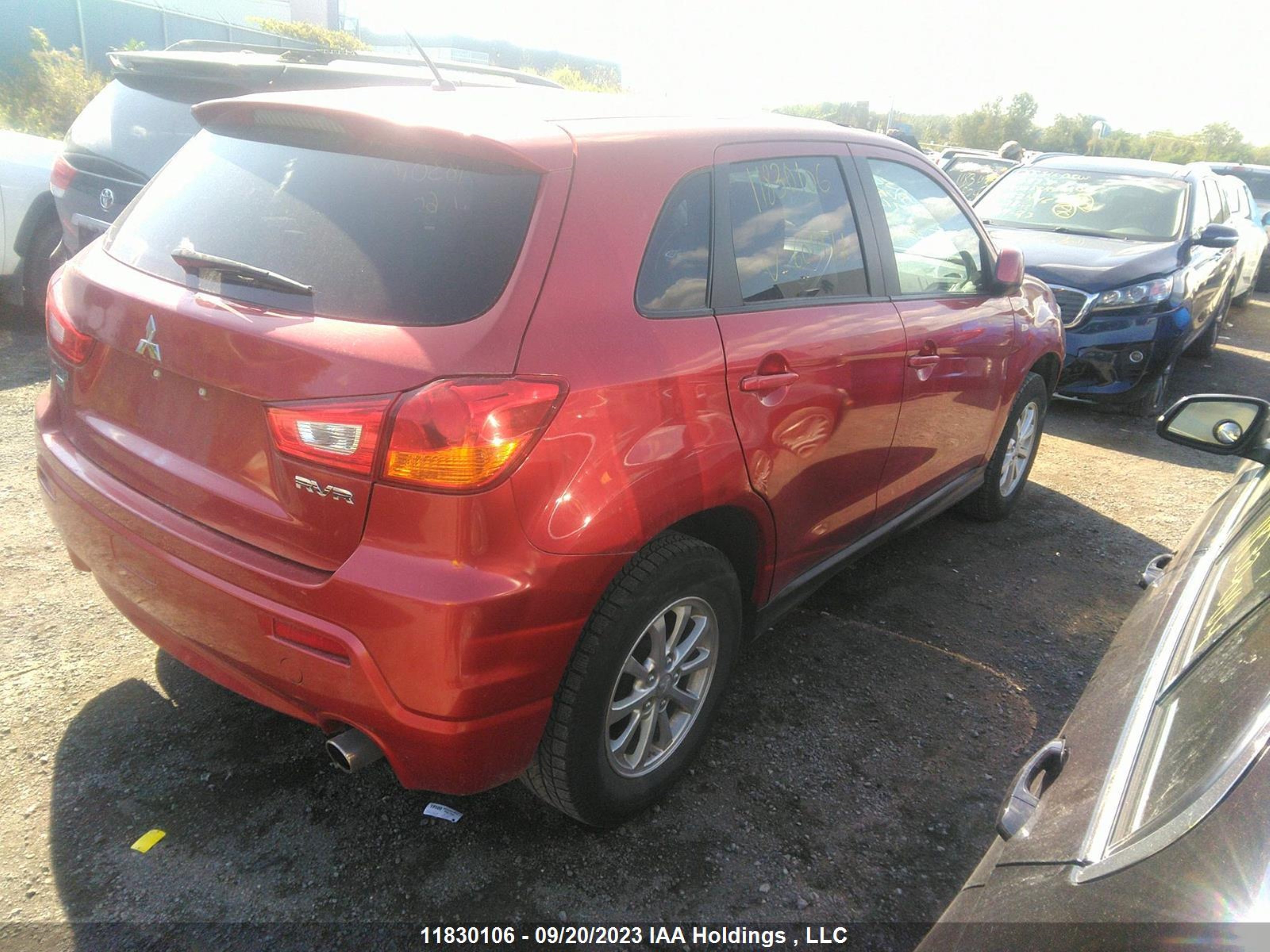 Photo 3 VIN: JA4AJ3AU0CZ601911 - MITSUBISHI RVR 