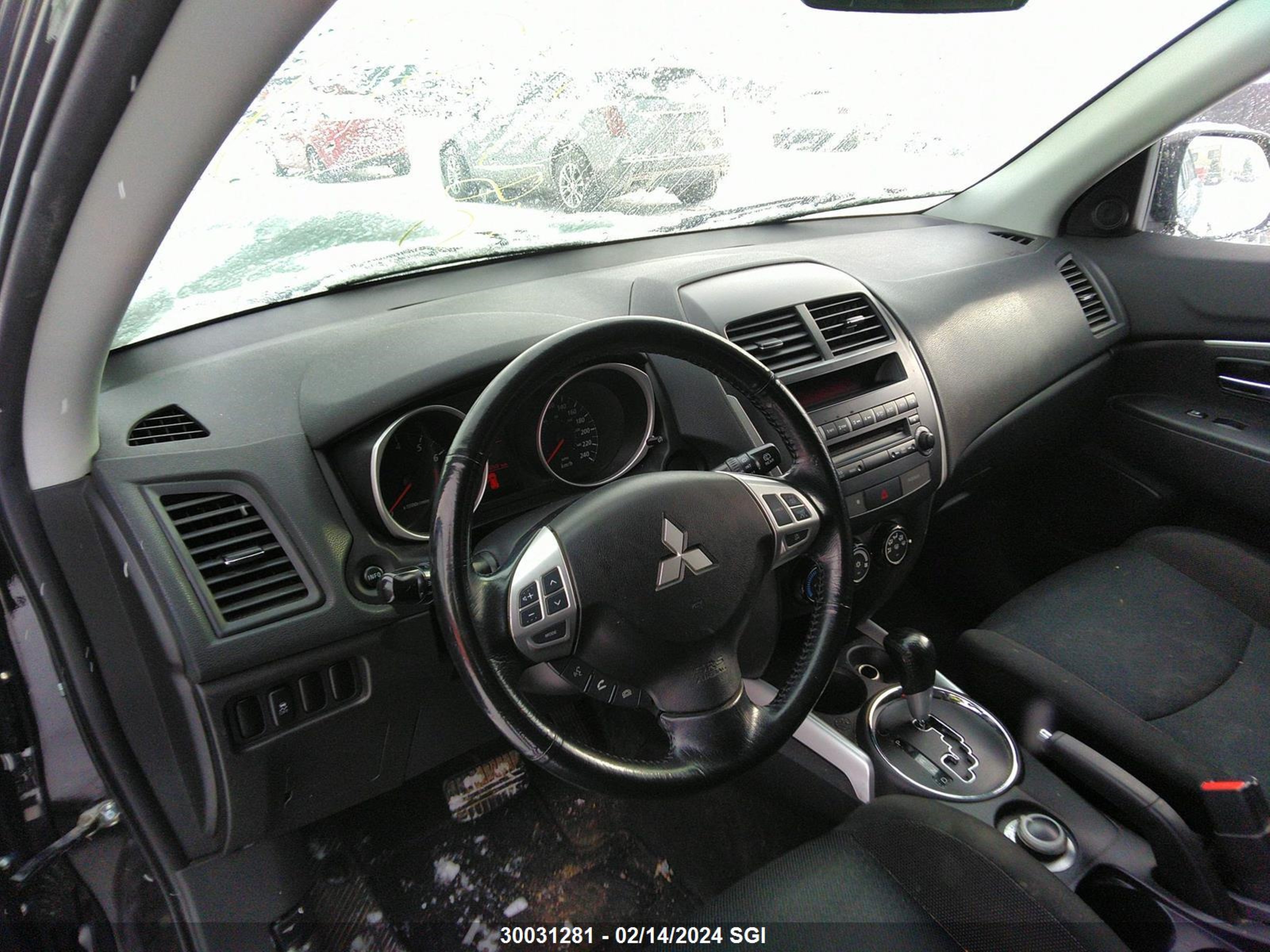 Photo 4 VIN: JA4AJ3AU0CZ602640 - MITSUBISHI RVR 