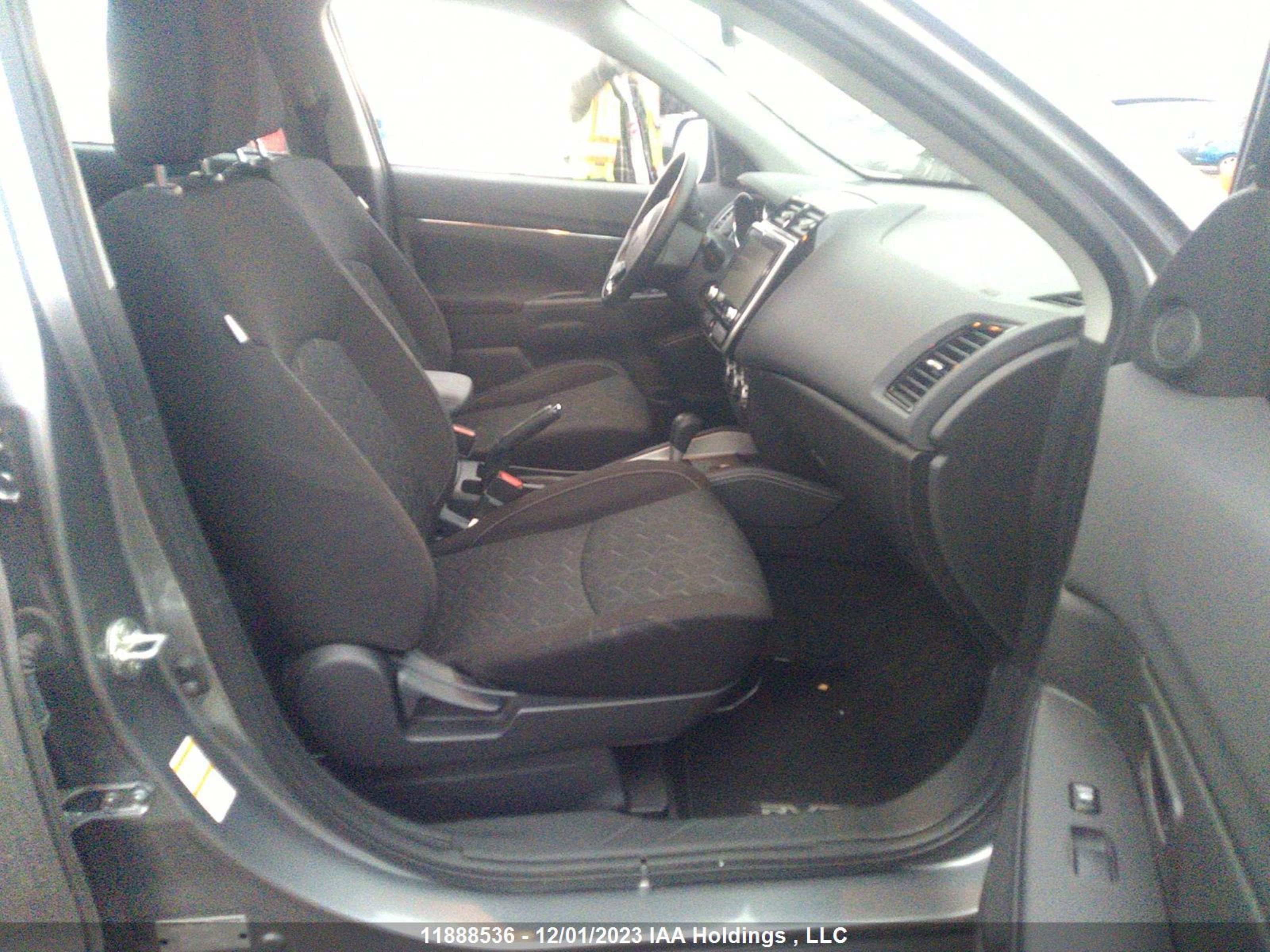 Photo 4 VIN: JA4AJ3AU0LU600464 - MITSUBISHI RVR 