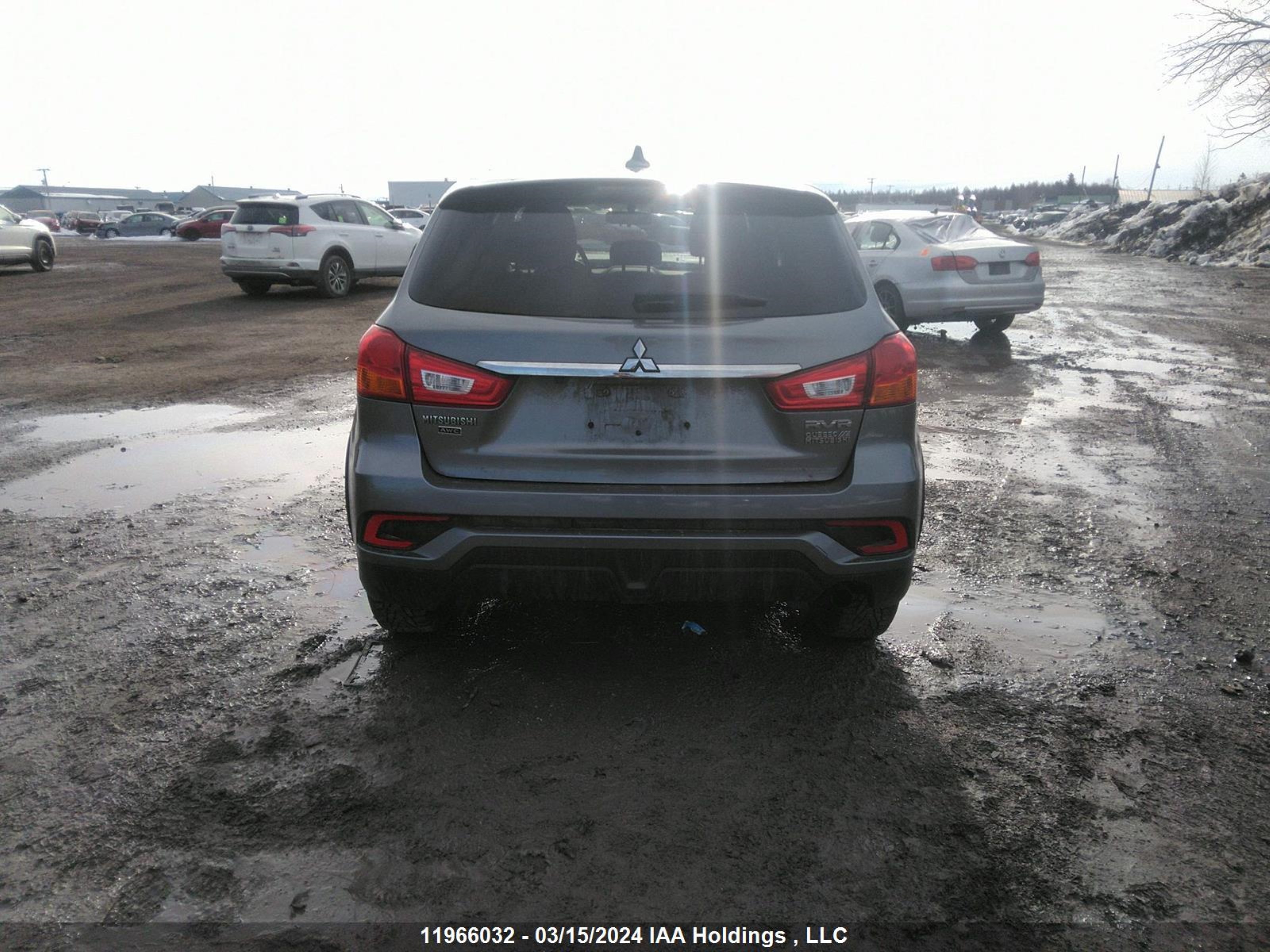 Photo 15 VIN: JA4AJ3AU5KU604945 - MITSUBISHI RVR 