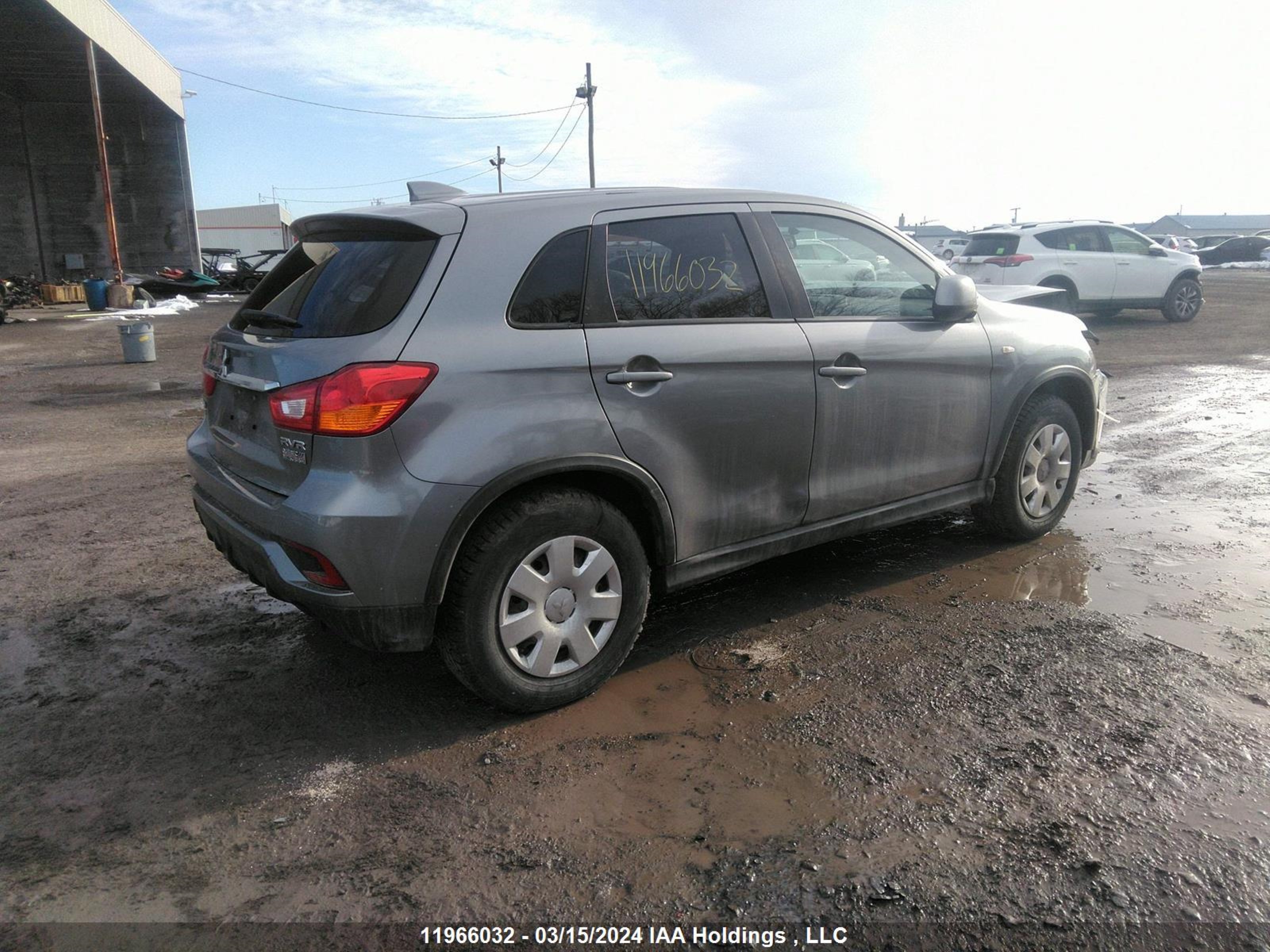 Photo 3 VIN: JA4AJ3AU5KU604945 - MITSUBISHI RVR 