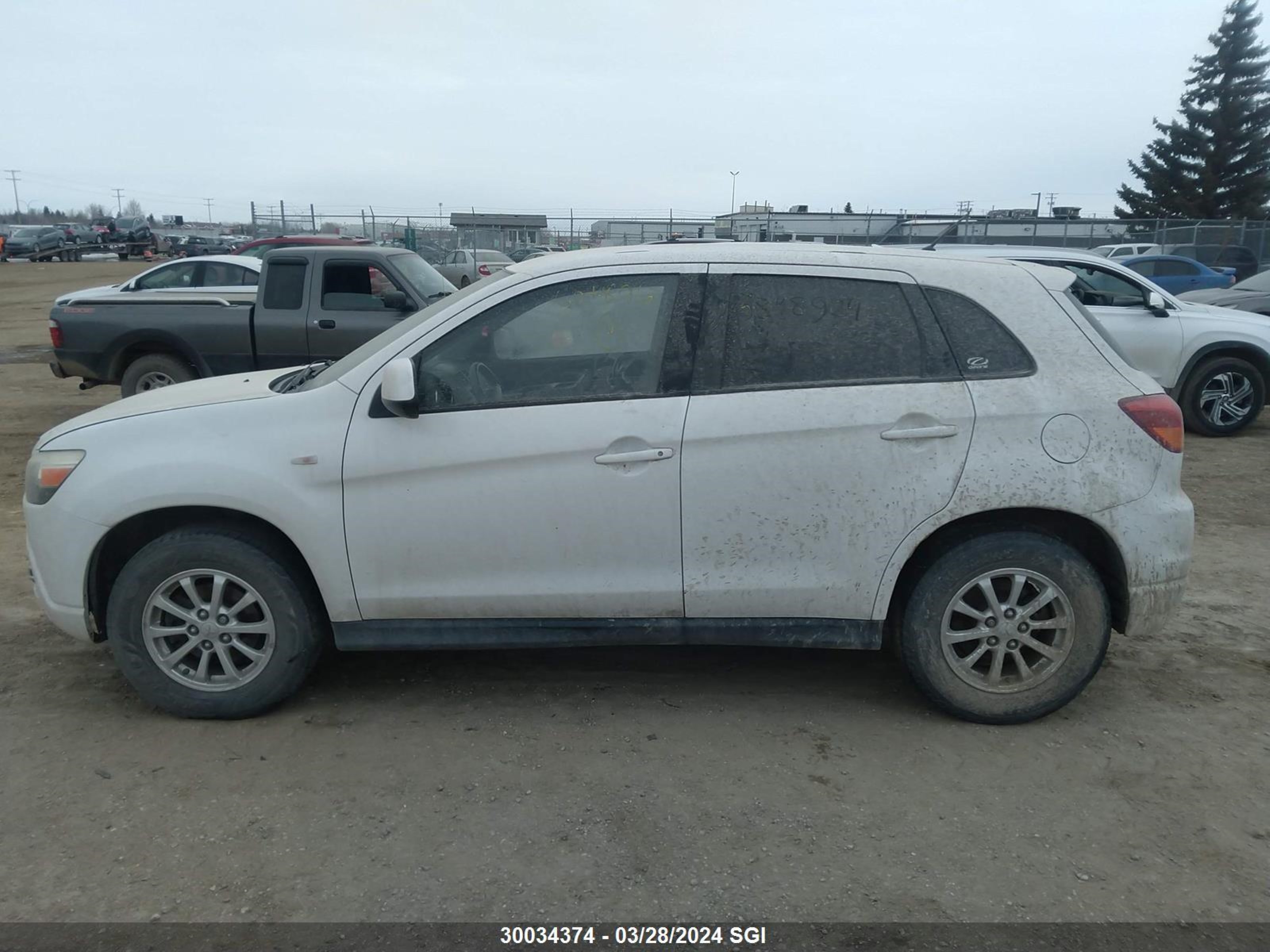 Photo 13 VIN: JA4AJ3AU7BZ607896 - MITSUBISHI RVR 