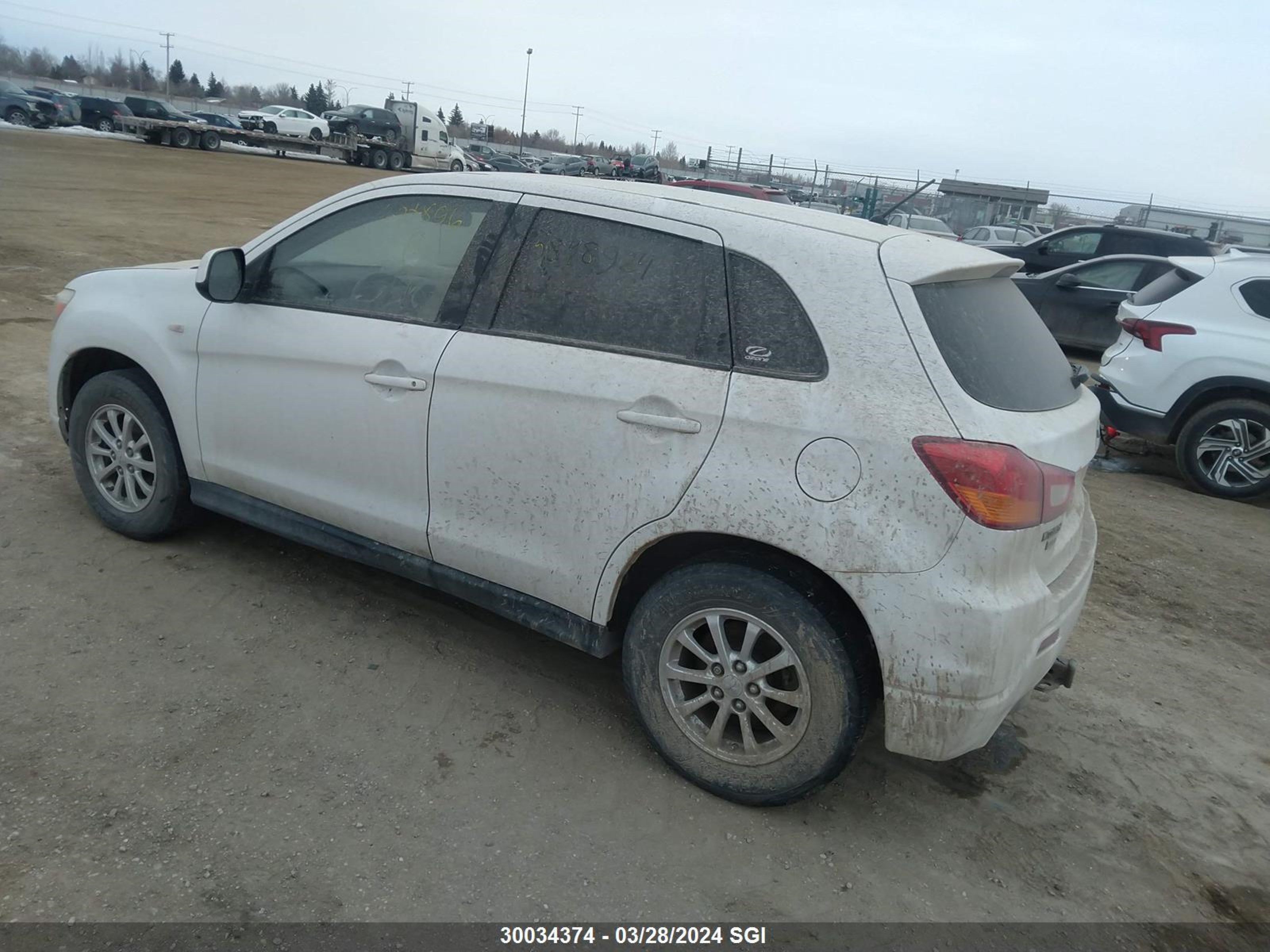 Photo 2 VIN: JA4AJ3AU7BZ607896 - MITSUBISHI RVR 