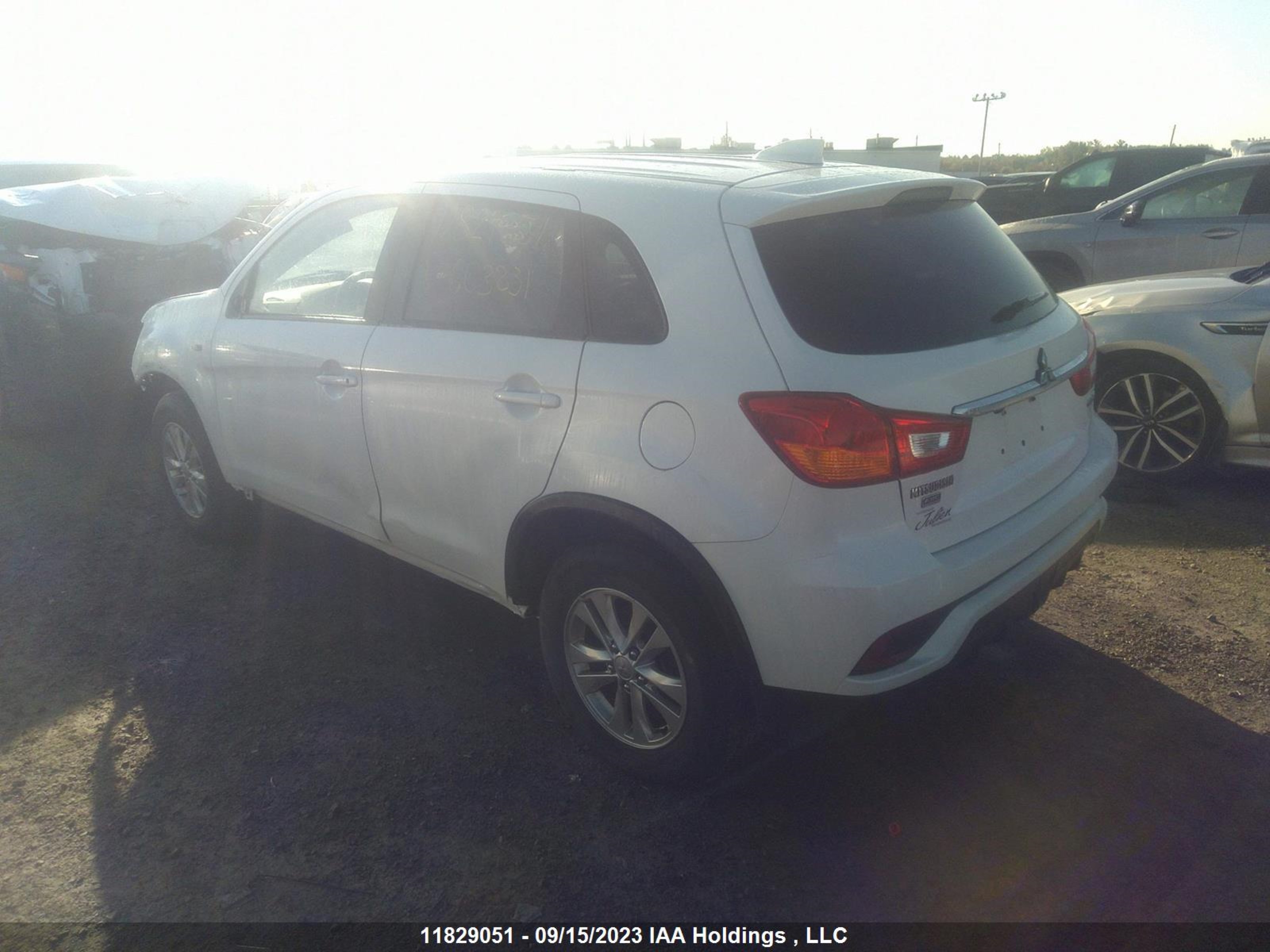 Photo 2 VIN: JA4AJ3AU7KU603831 - MITSUBISHI RVR 