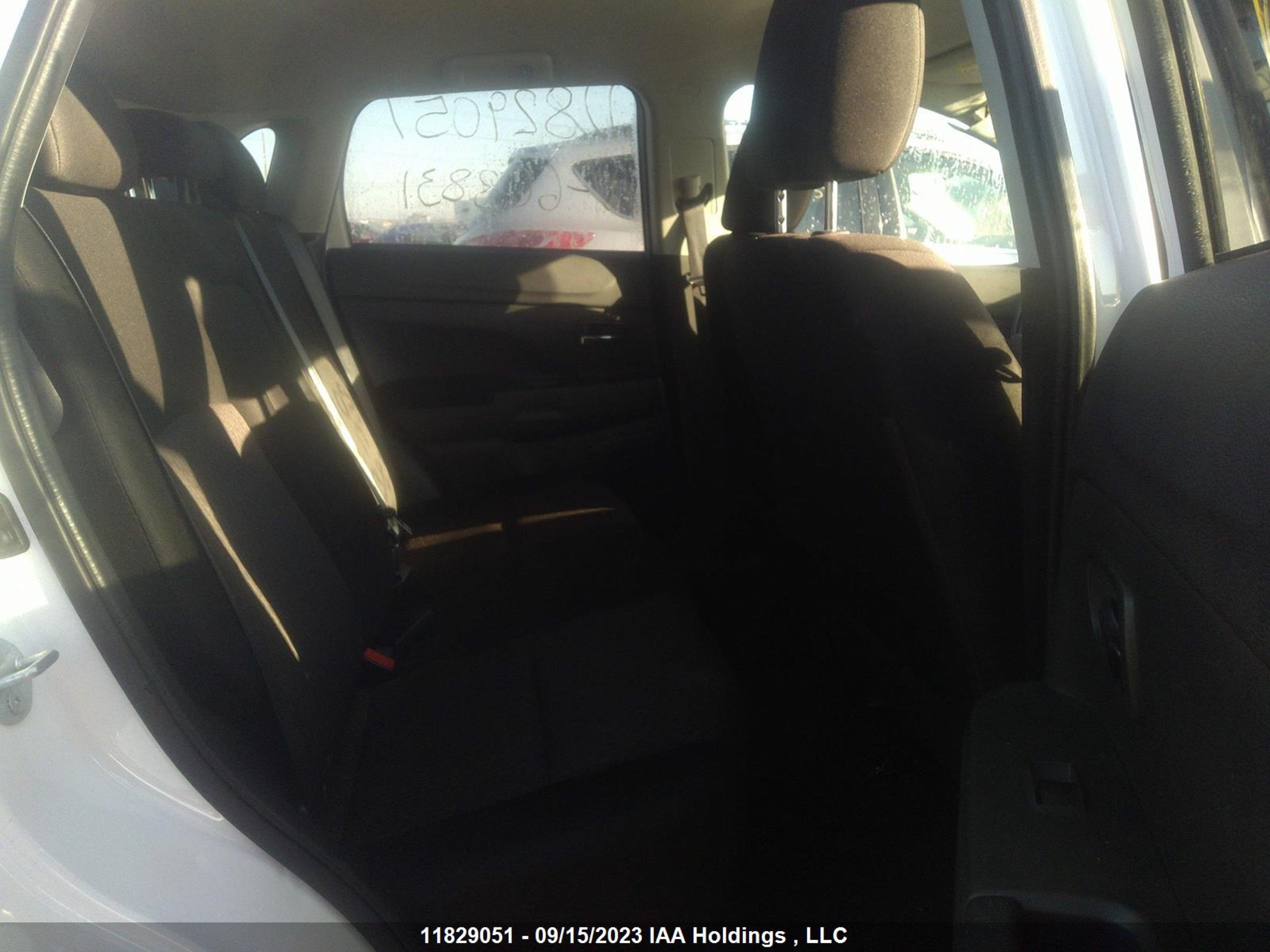 Photo 7 VIN: JA4AJ3AU7KU603831 - MITSUBISHI RVR 