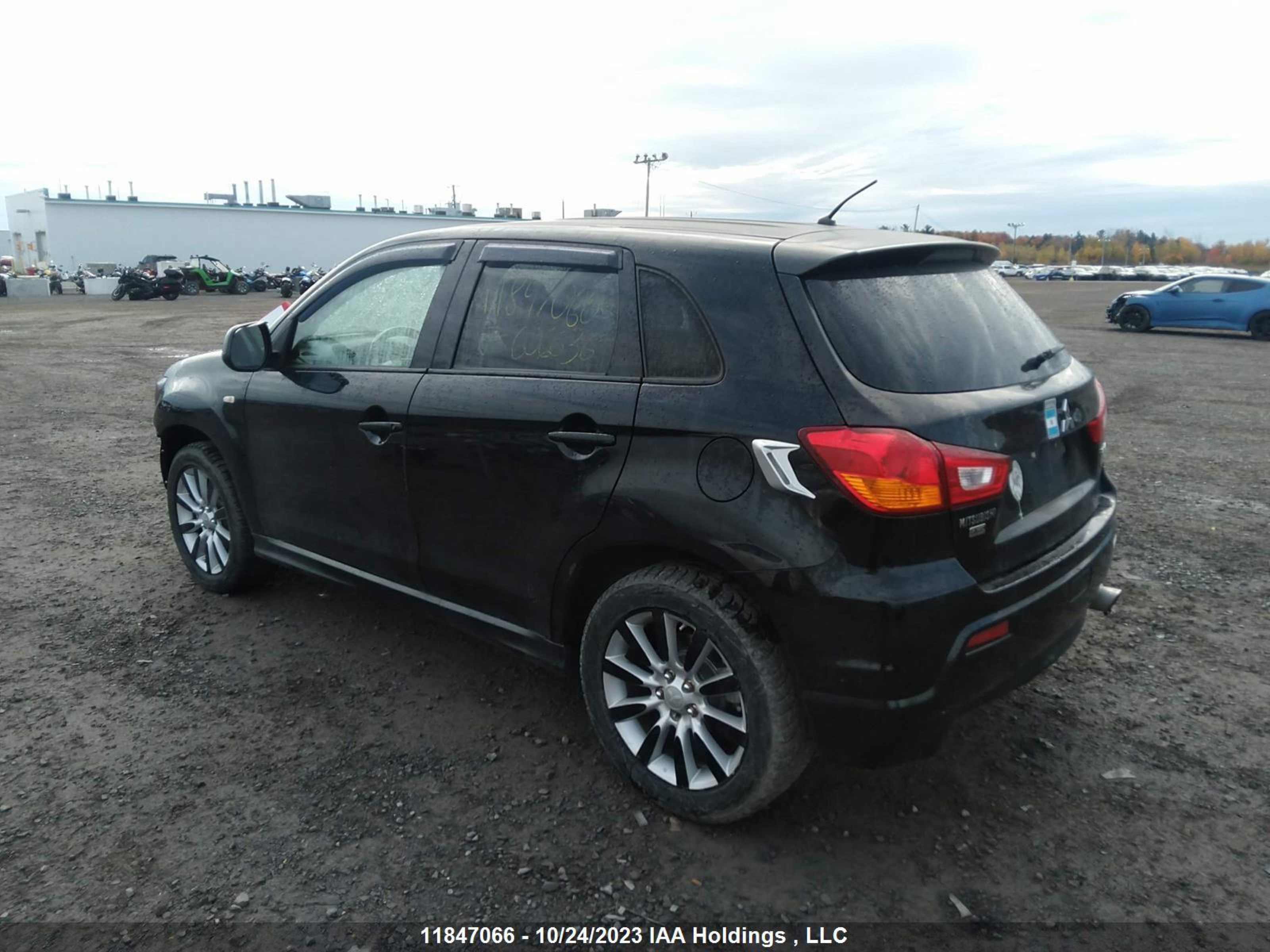 Photo 2 VIN: JA4AJ3AU9BZ606636 - MITSUBISHI RVR 