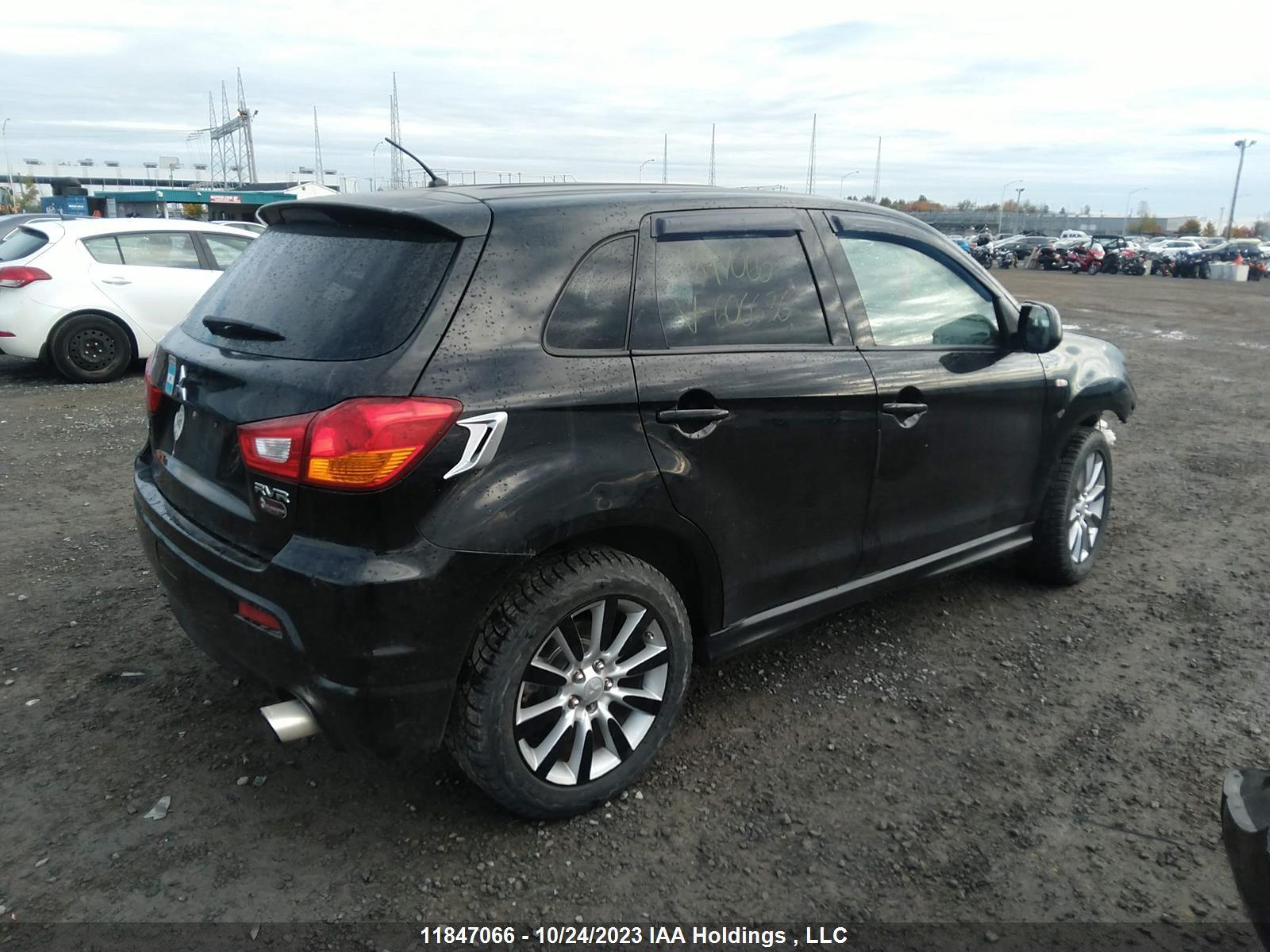 Photo 3 VIN: JA4AJ3AU9BZ606636 - MITSUBISHI RVR 