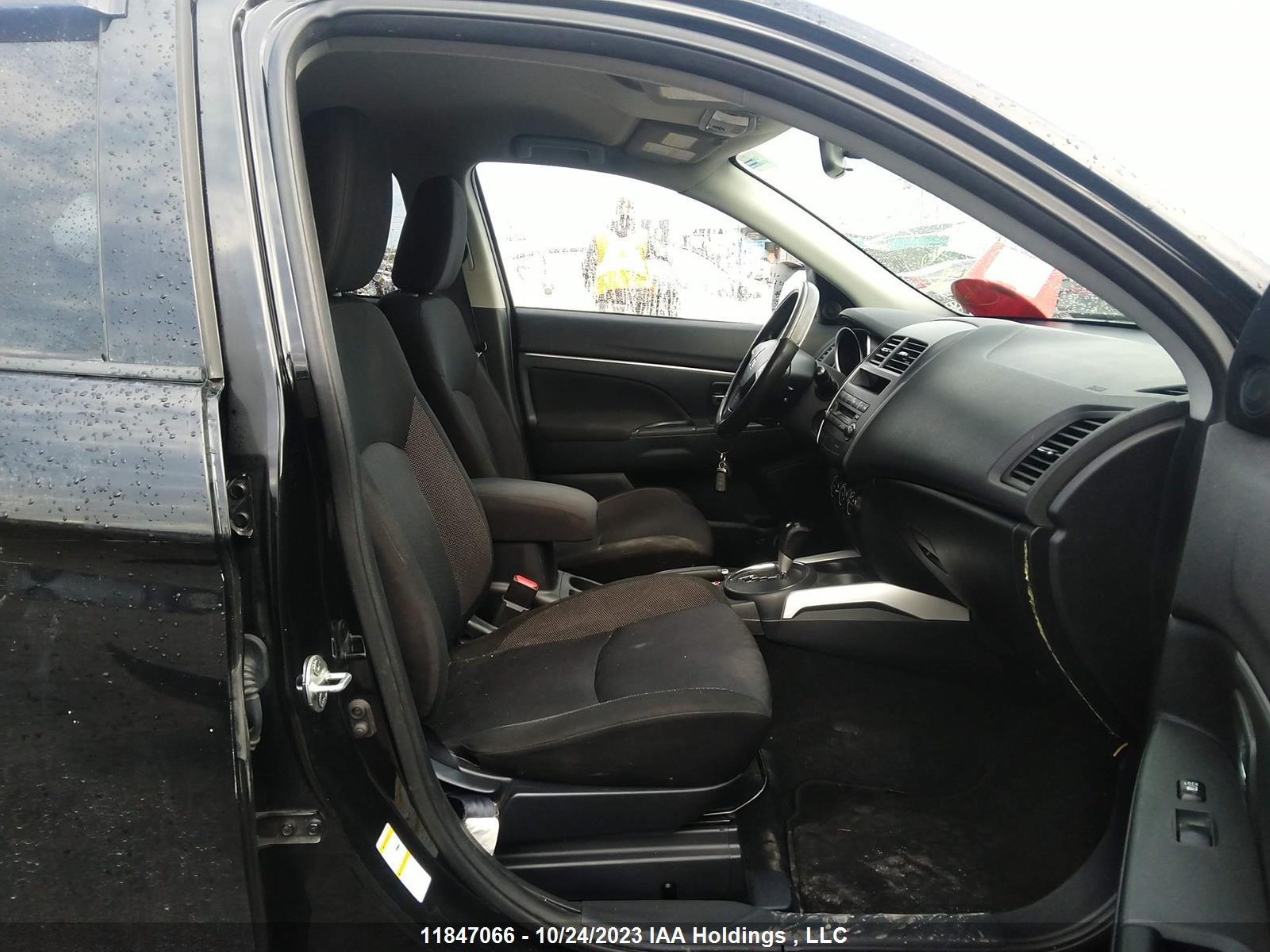 Photo 4 VIN: JA4AJ3AU9BZ606636 - MITSUBISHI RVR 