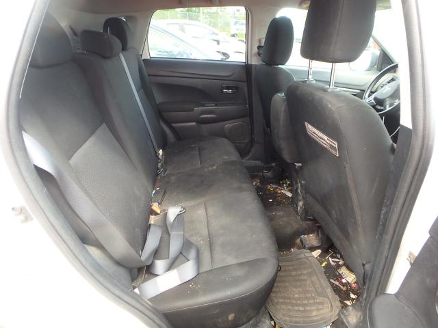 Photo 5 VIN: JA4AJ3AUXBZ604992 - MITSUBISHI RVR SE 