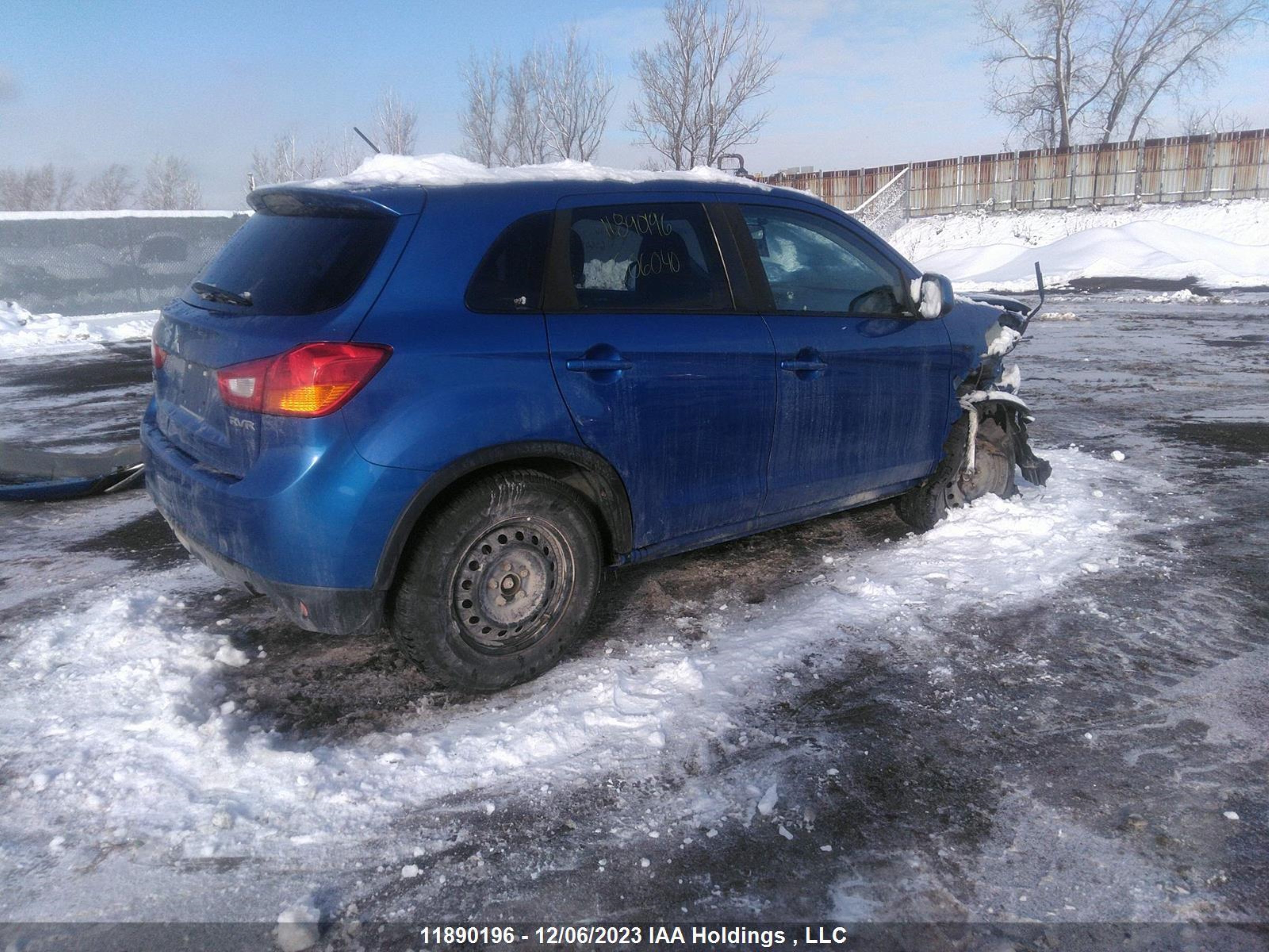 Photo 3 VIN: JA4AJ3AUXGZ606040 - MITSUBISHI RVR 