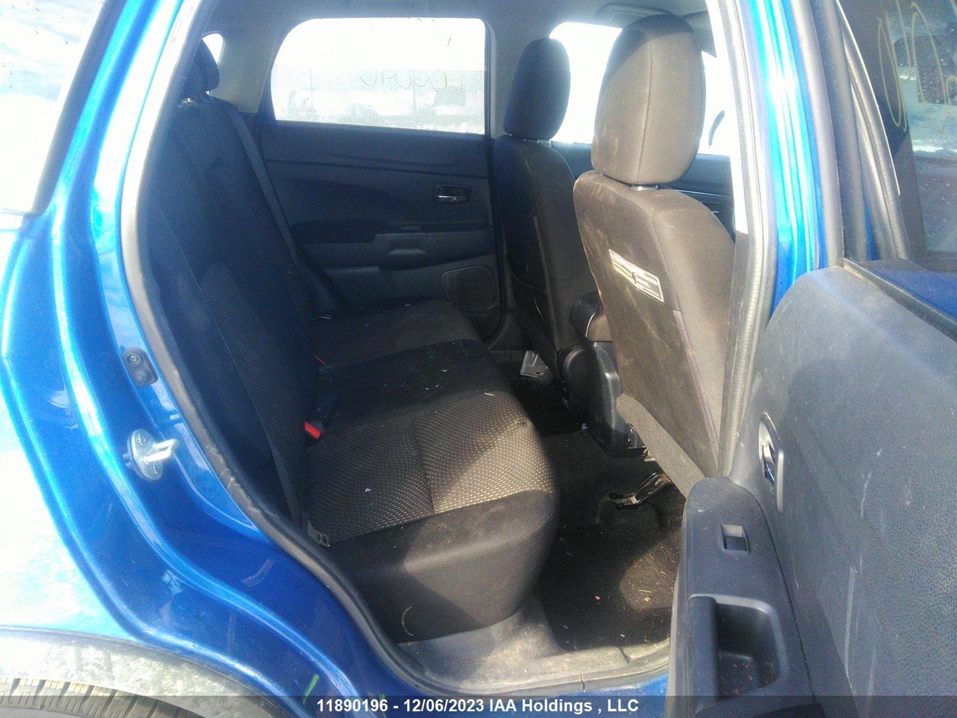 Photo 7 VIN: JA4AJ3AUXGZ606040 - MITSUBISHI RVR 