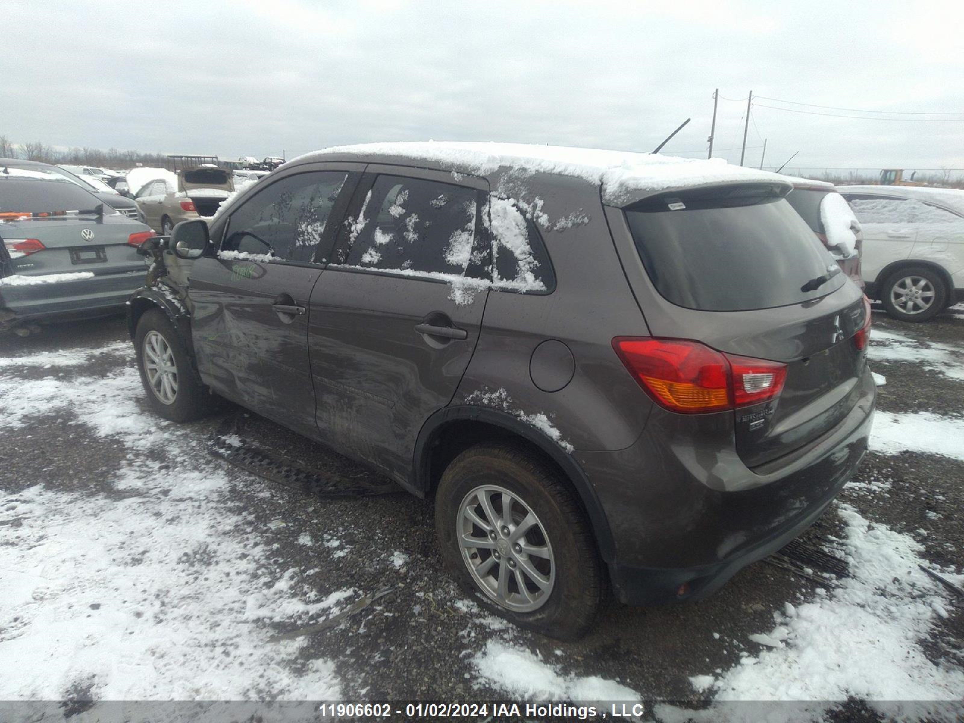 Photo 2 VIN: JA4AJ3AUXGZ608306 - MITSUBISHI RVR 