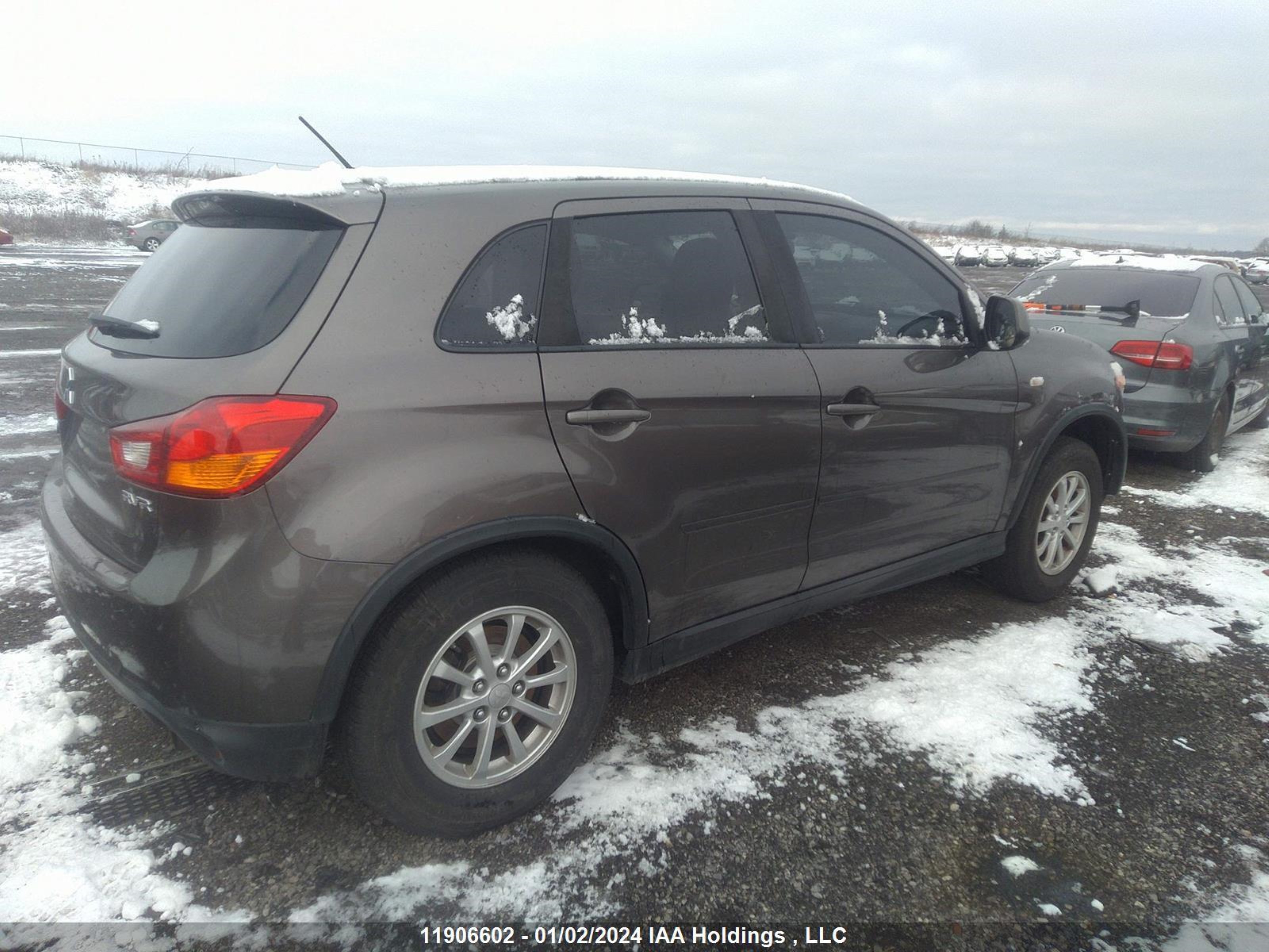 Photo 3 VIN: JA4AJ3AUXGZ608306 - MITSUBISHI RVR 