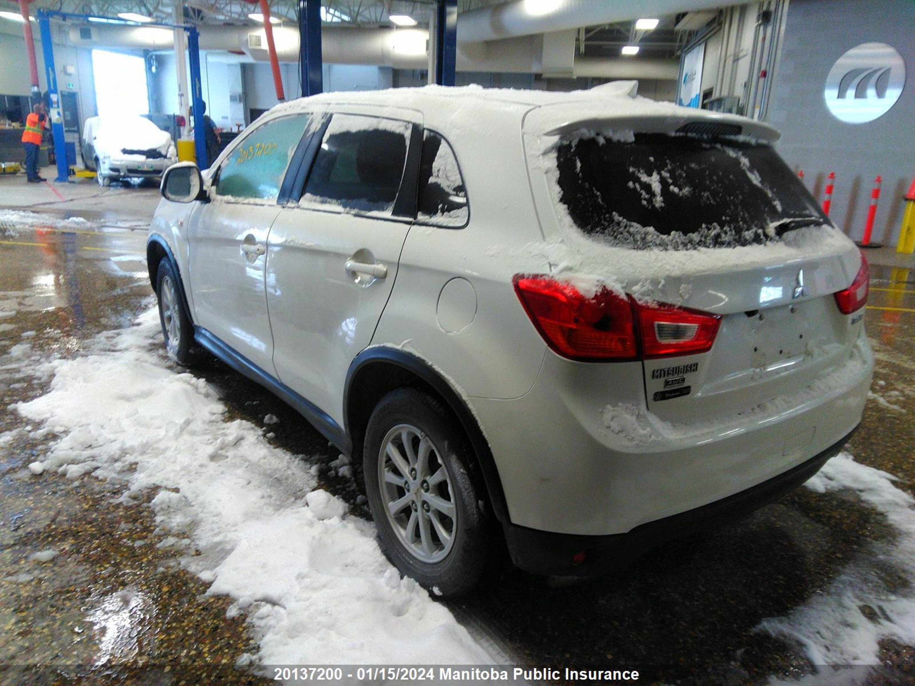 Photo 2 VIN: JA4AJ3AUXHZ610672 - MITSUBISHI RVR 