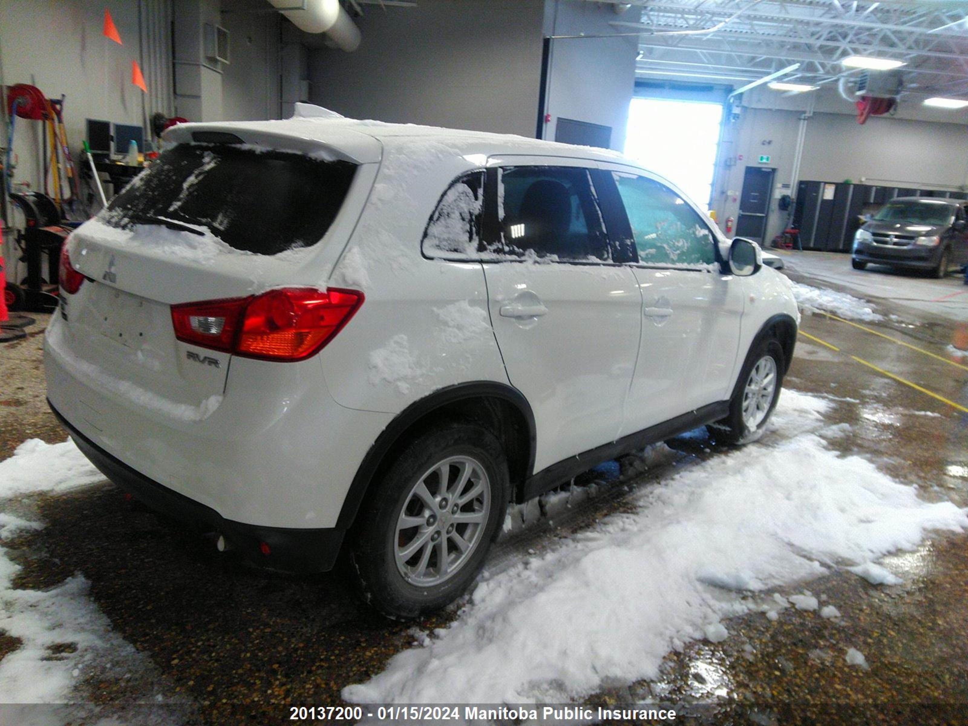 Photo 3 VIN: JA4AJ3AUXHZ610672 - MITSUBISHI RVR 